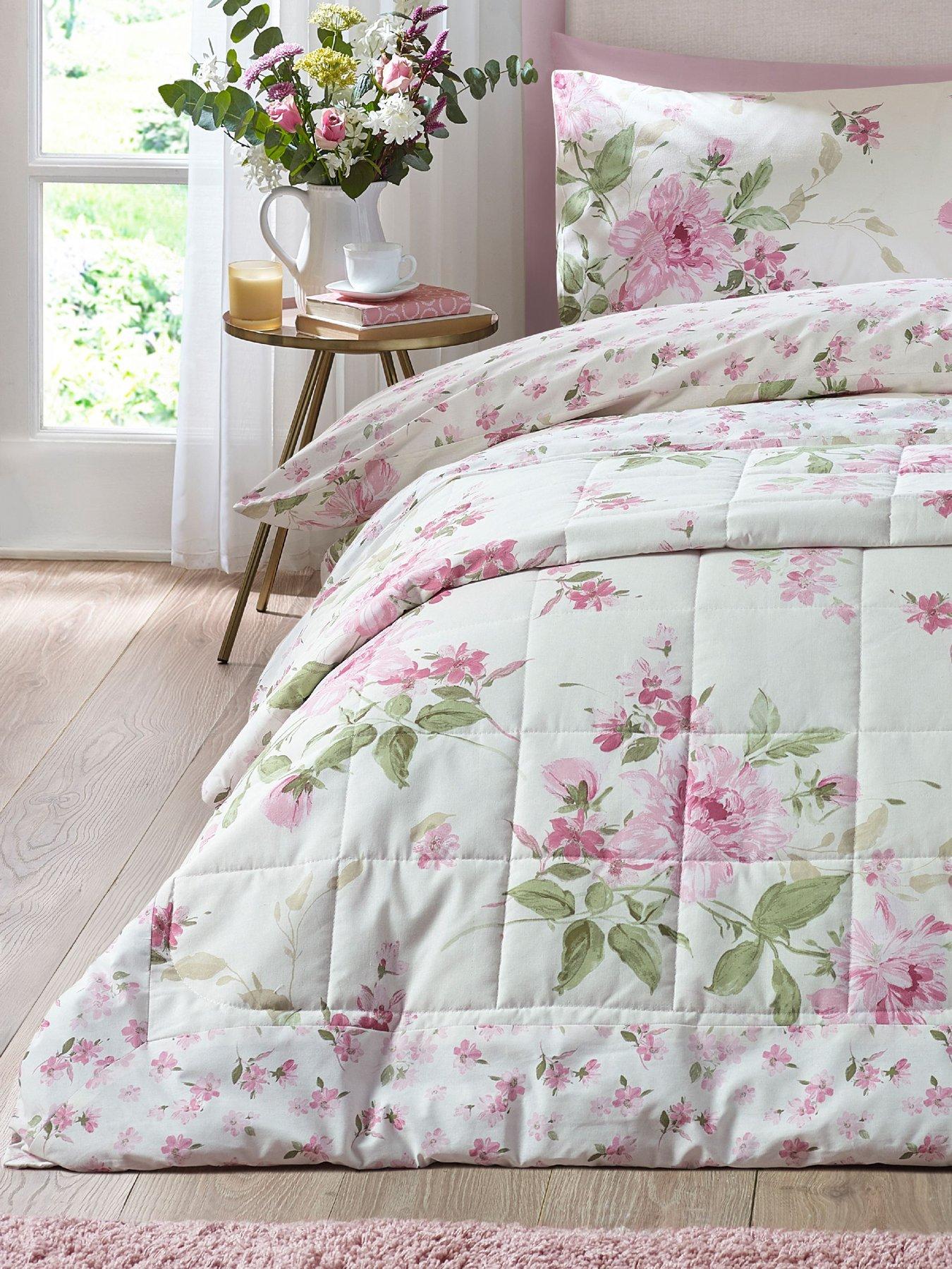 Catherine Lansfield Avebury Floral Bedspread 220x230 Cream