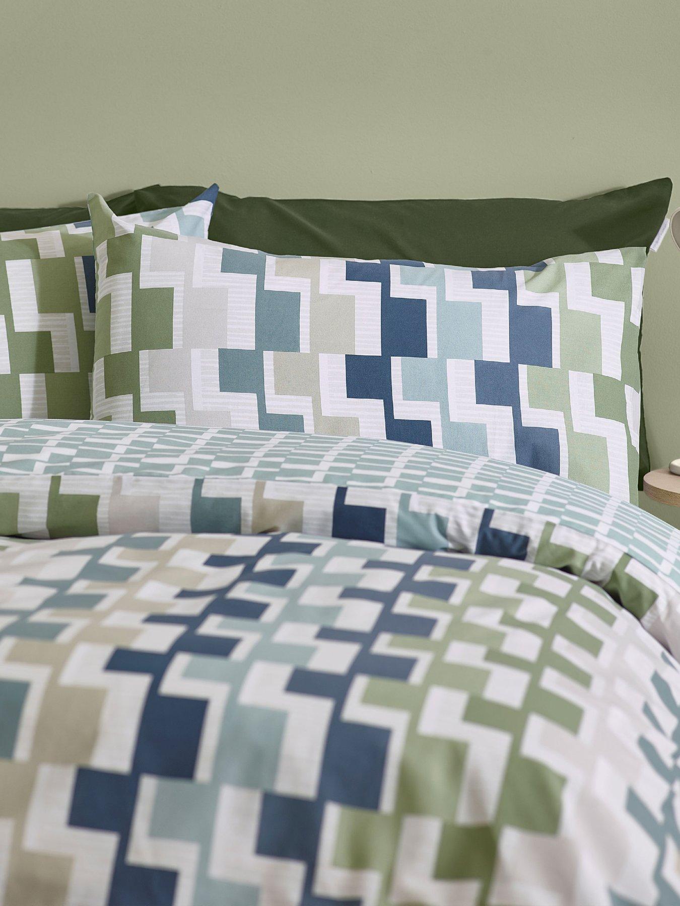  image of catherine-lansfield-bryson-duvet-set-blue