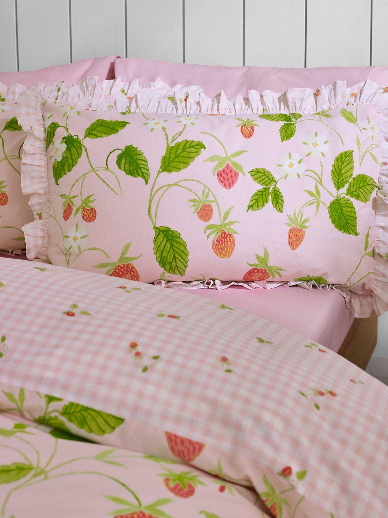 Catherine Lansfield Strawberry Frills Duvet Set Pink