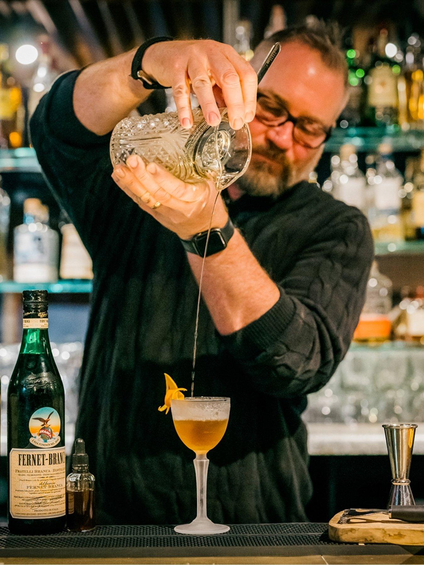  image of activity-superstore-cambridge-speakeasy-cocktail-coaching-experience