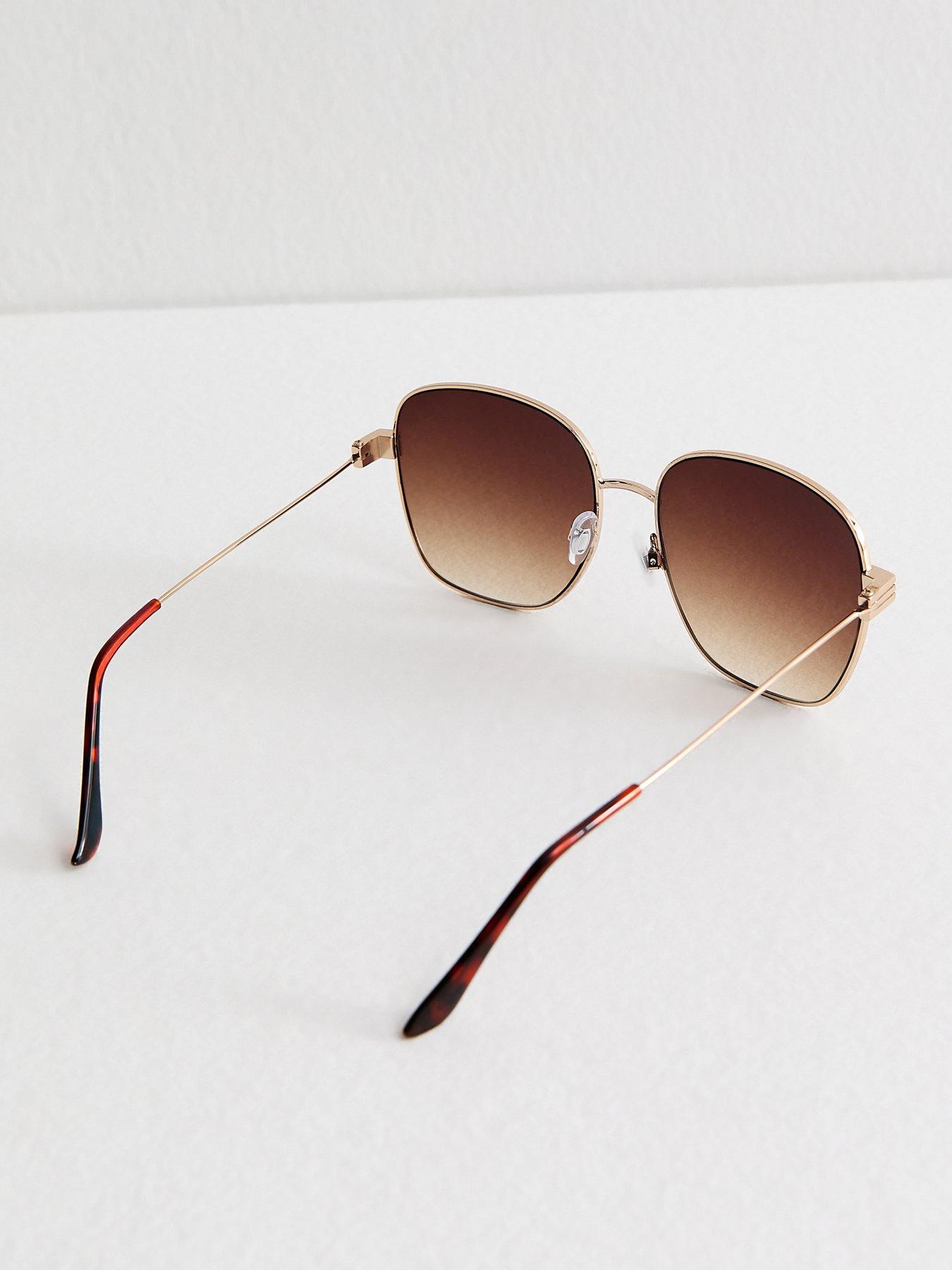 Image 3 of 4 of New Look Brown Oversized Round Sunglasses
