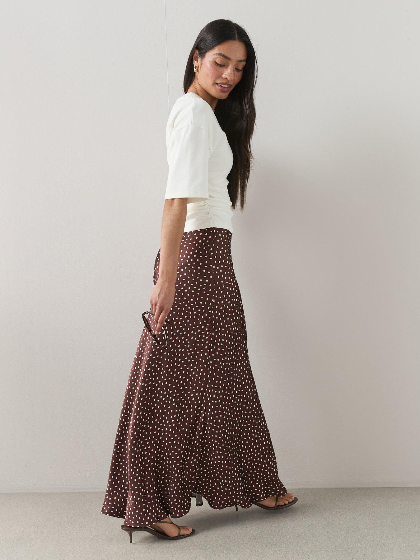 Image 6 of 6 of The Very Collection Ruched Waist T-Shirt - Cream