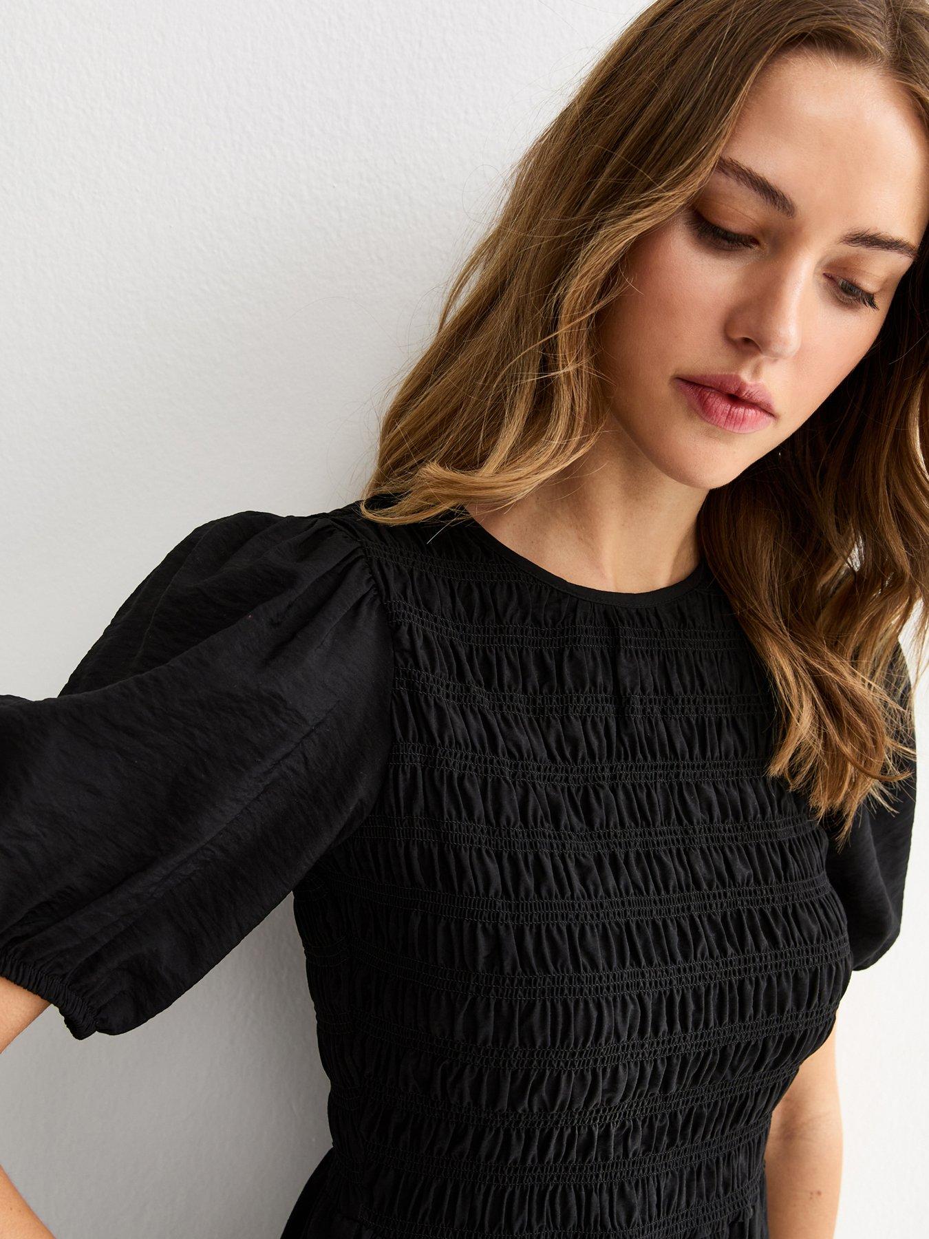Image 4 of 4 of New Look Sally Shirred Crew Sslv Midi