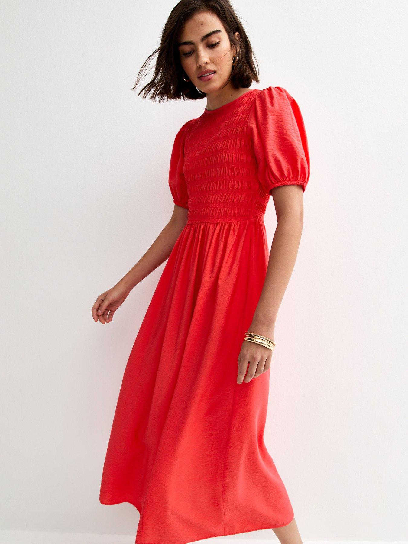 Image 3 of 5 of New Look Sally Shirred Crew Sslv Midi