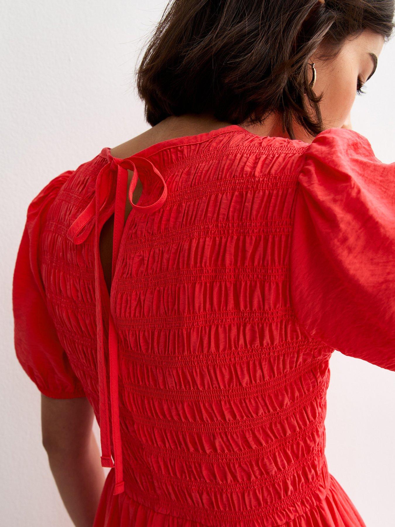 Image 4 of 5 of New Look Sally Shirred Crew Sslv Midi