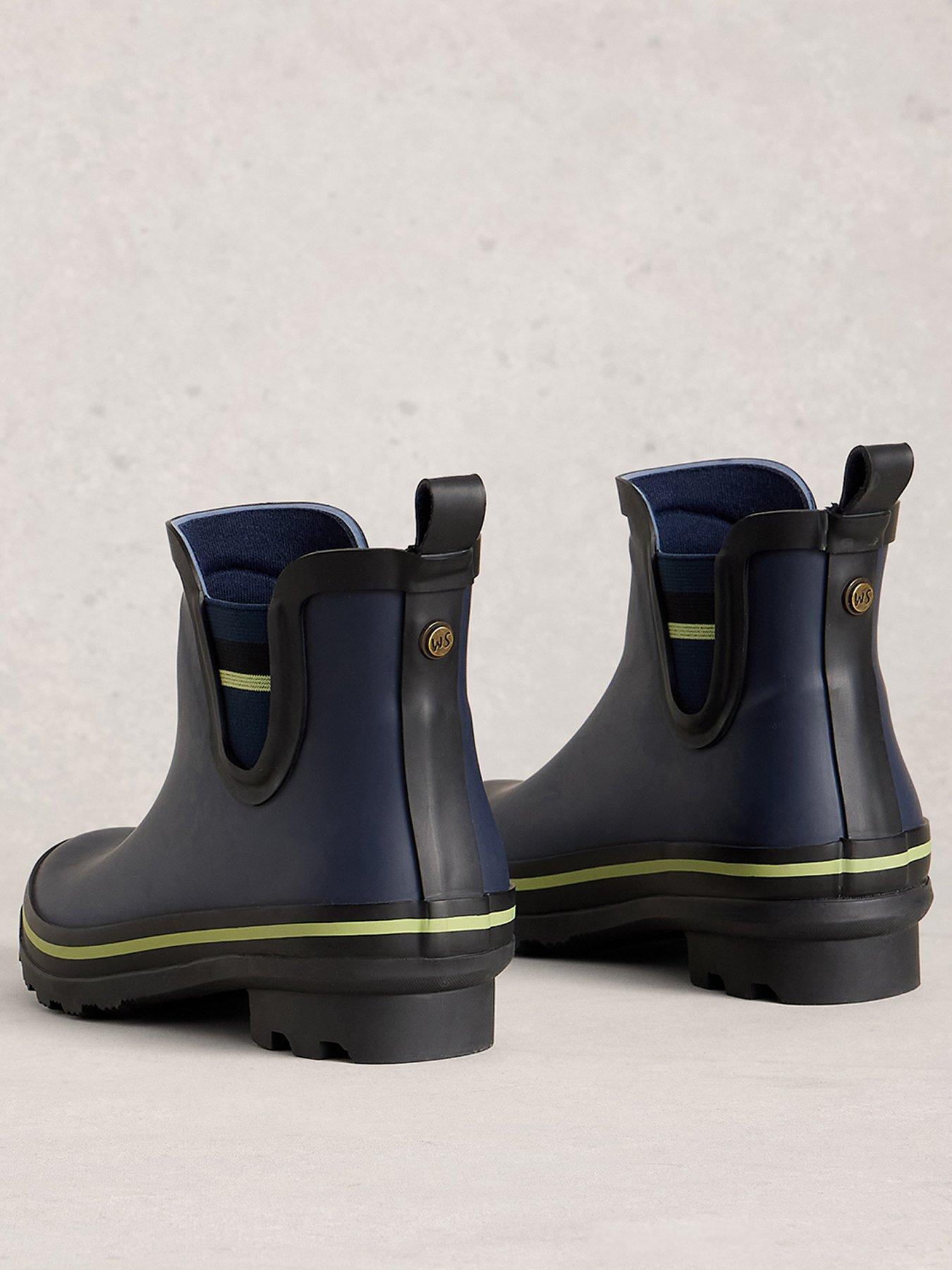 Image 3 of 4 of White Stuff Puddle Wellie Boots - Navy