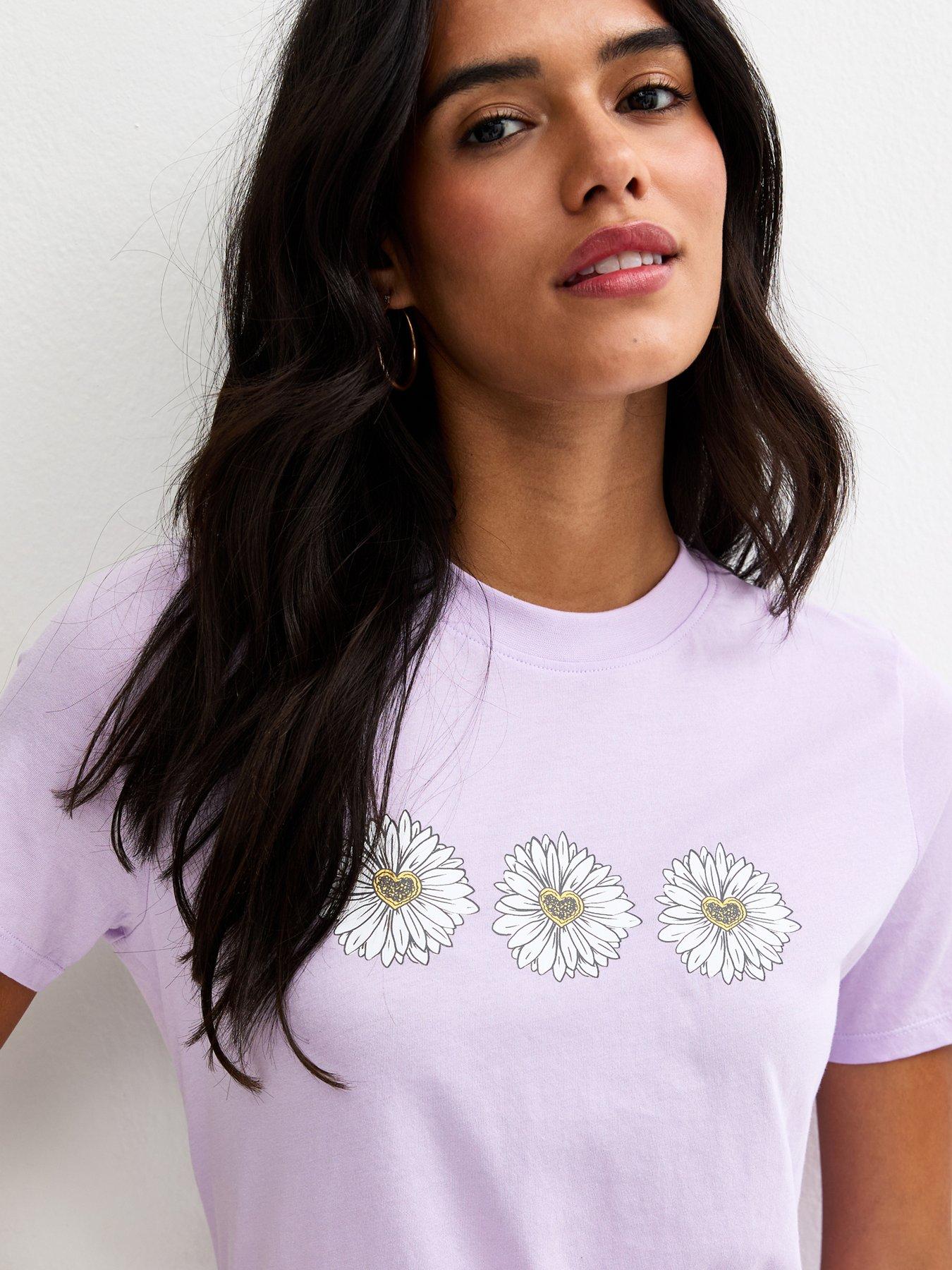 Image 4 of 5 of New Look Lilac Daisy Print T-shirt