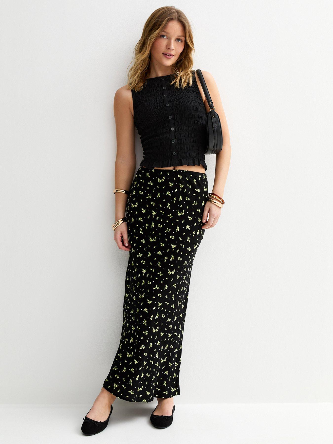 Image 3 of 5 of New Look Shirred Button Front Sleeveless Top - Black