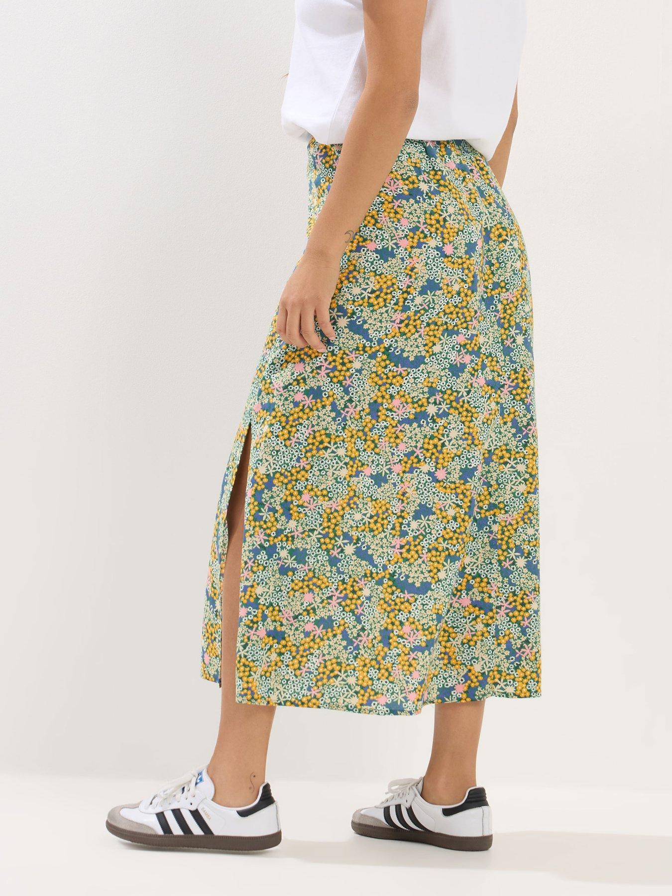 Image 2 of 5 of PixieGirl Petite Ditsy Midaxi Skirt - Green