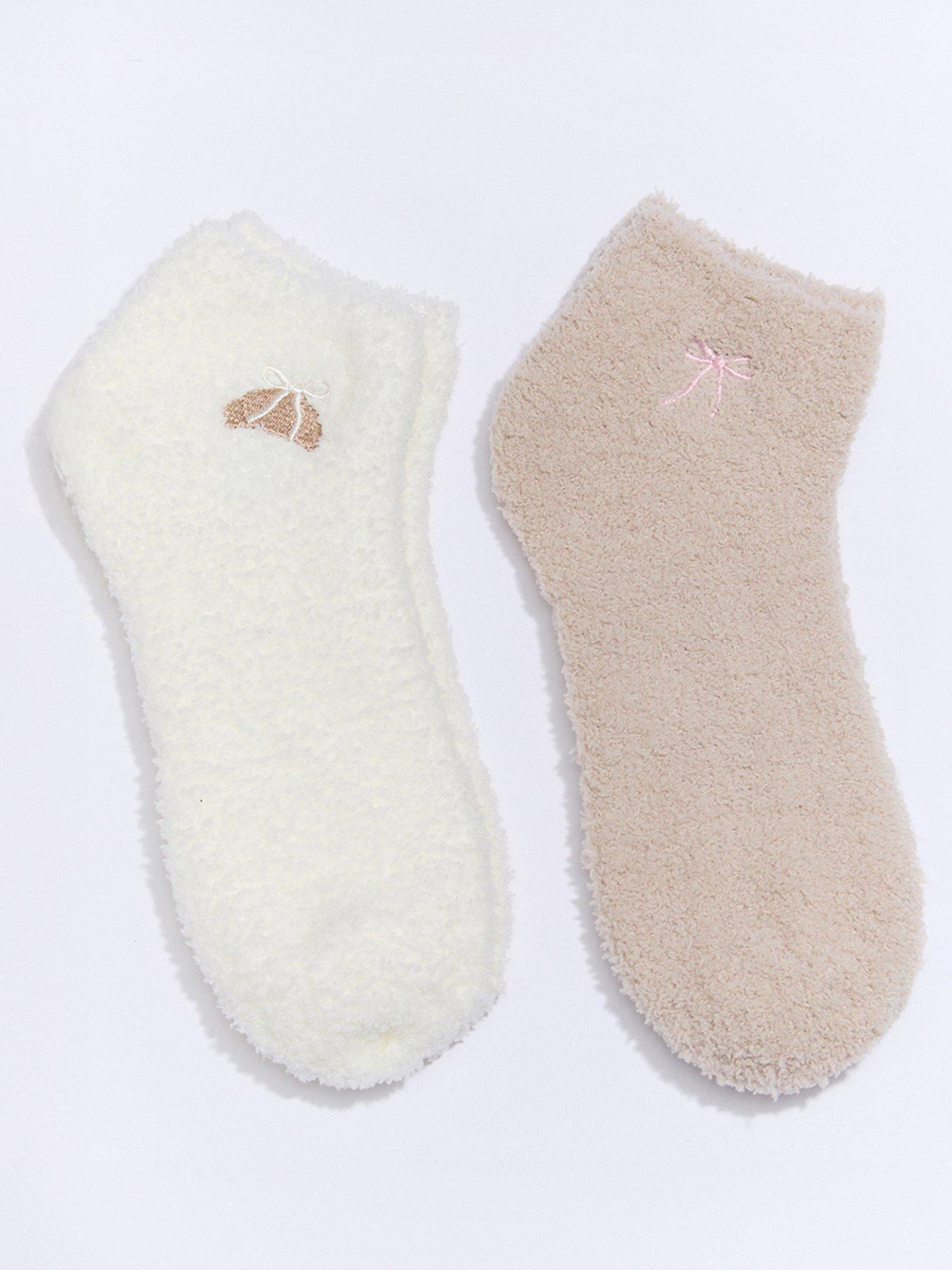 boux-avenue-croissant-amp-bow-fluffy-trainer-socks-2-pack-oatmeal