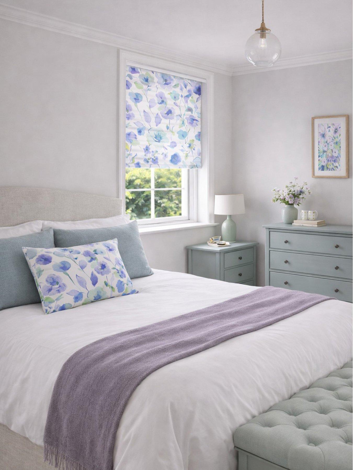 Image 6 of 6 of The Very Collection Painted Floral Roller Blind 150x160 - Winter