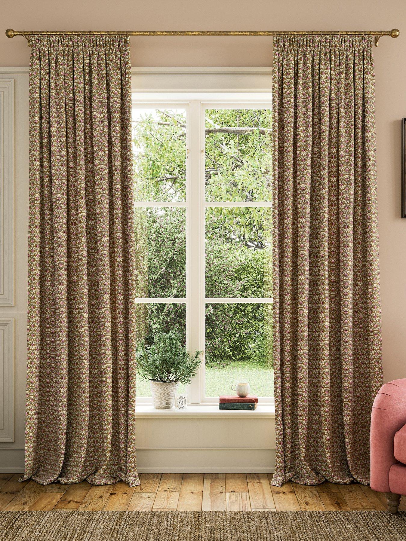 joules-floral-foulard-lined-curtains