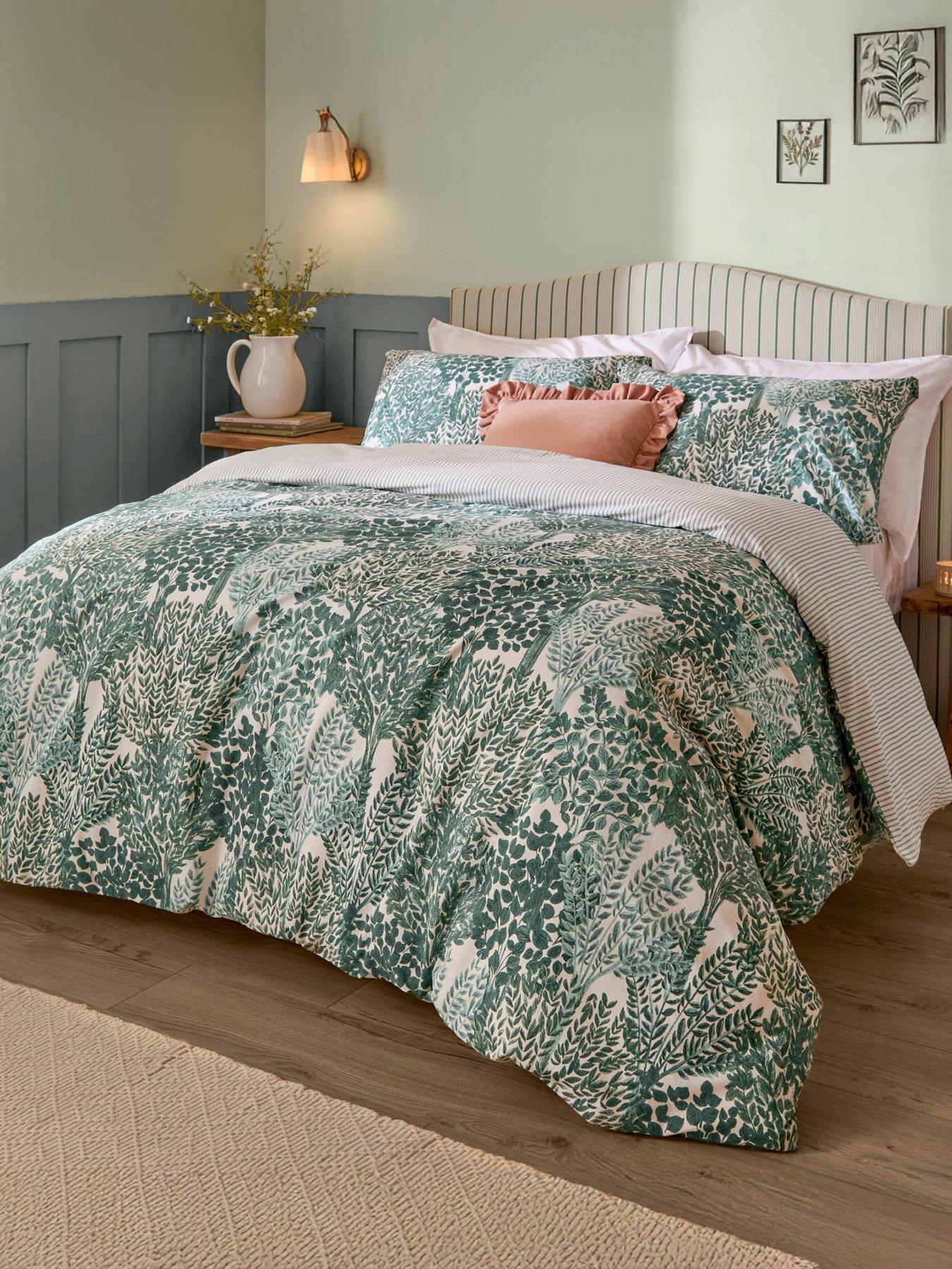 Image 1 of 3 of Wylder Topiary Double Duvet Set Green