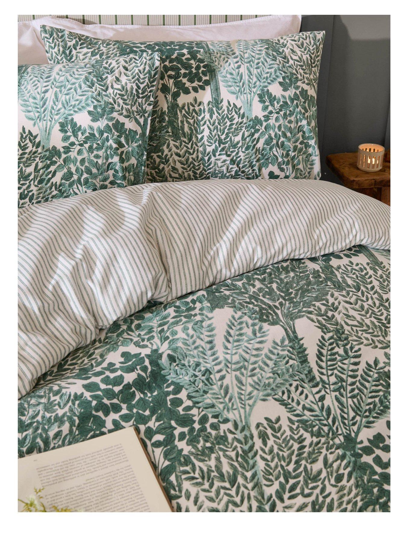 Image 2 of 3 of Wylder Topiary Double Duvet Set Green