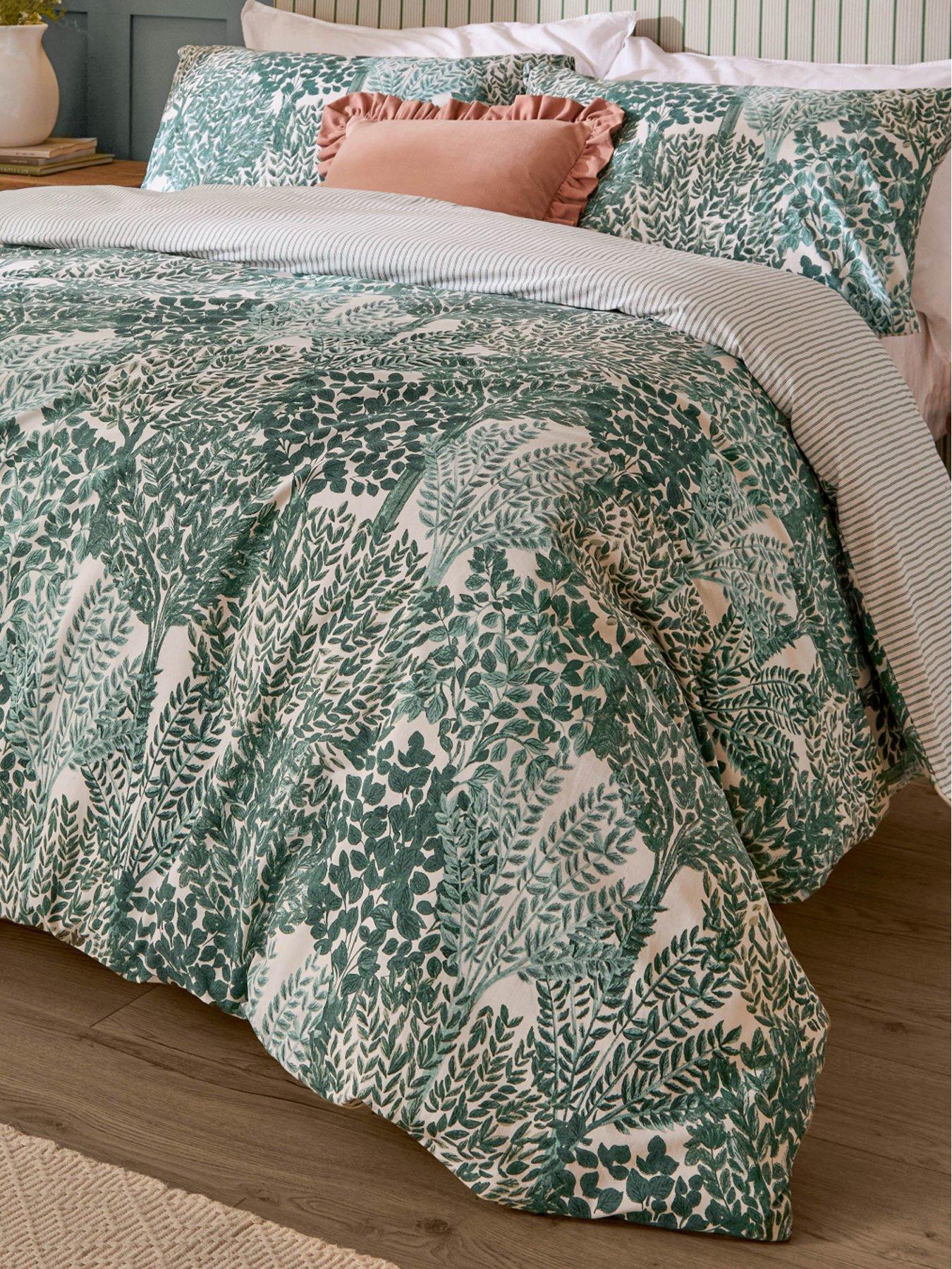 Image 3 of 3 of Wylder Topiary Double Duvet Set Green