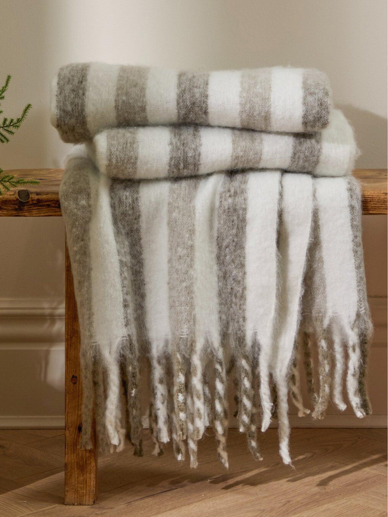 Wylder Beechwood 140X180 Throw