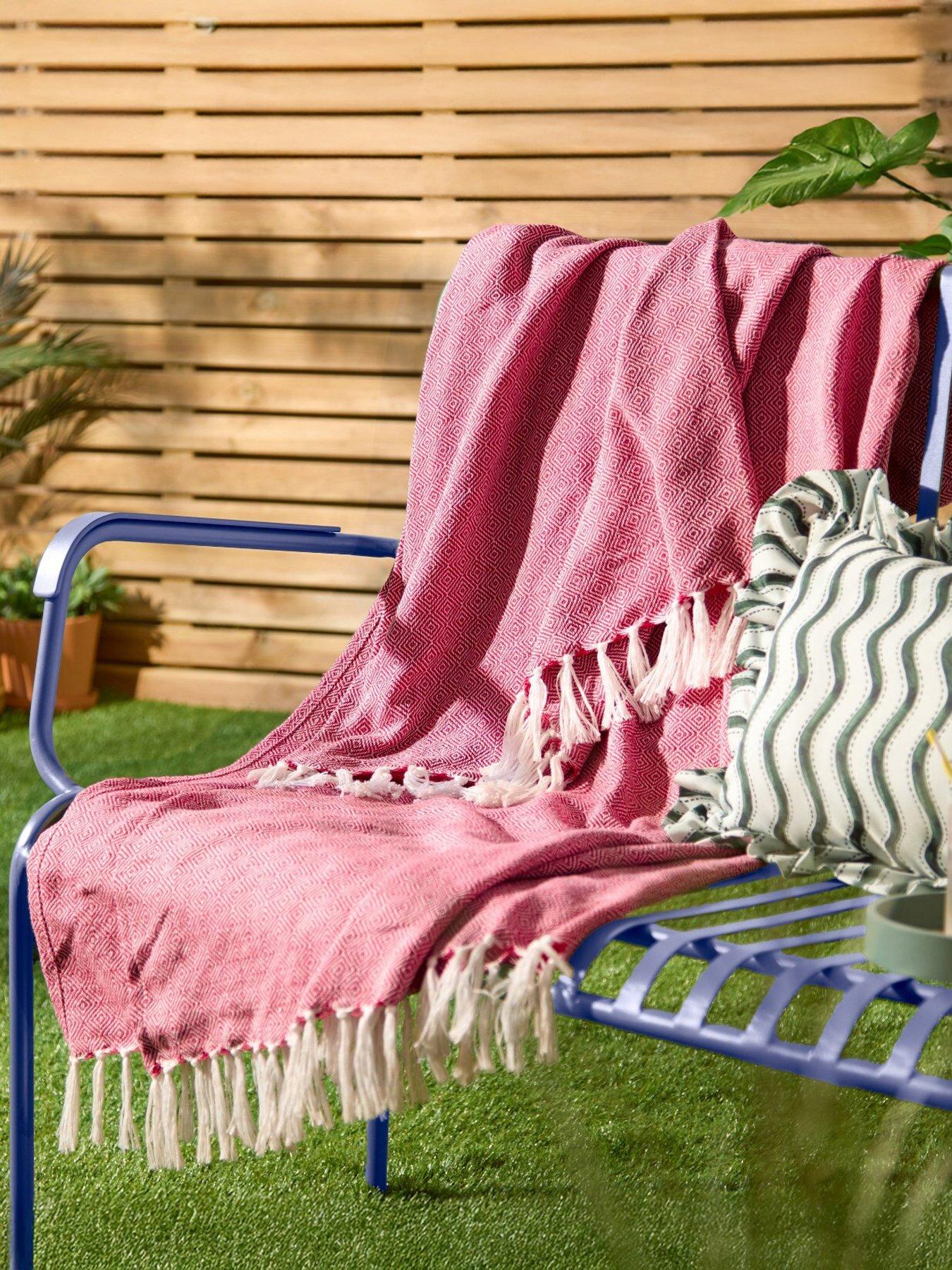 Furn Dessa 130X180 Outdoor Throw