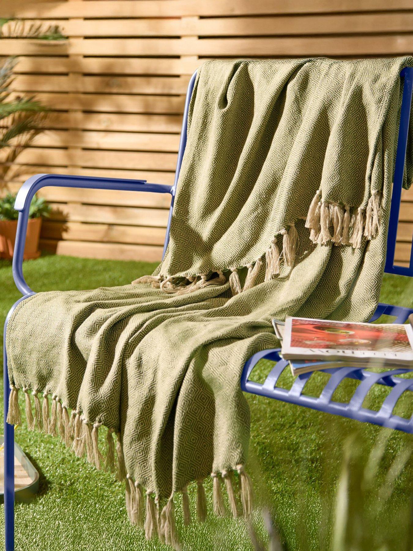 furn-dessa-130x180-outdoor-throw