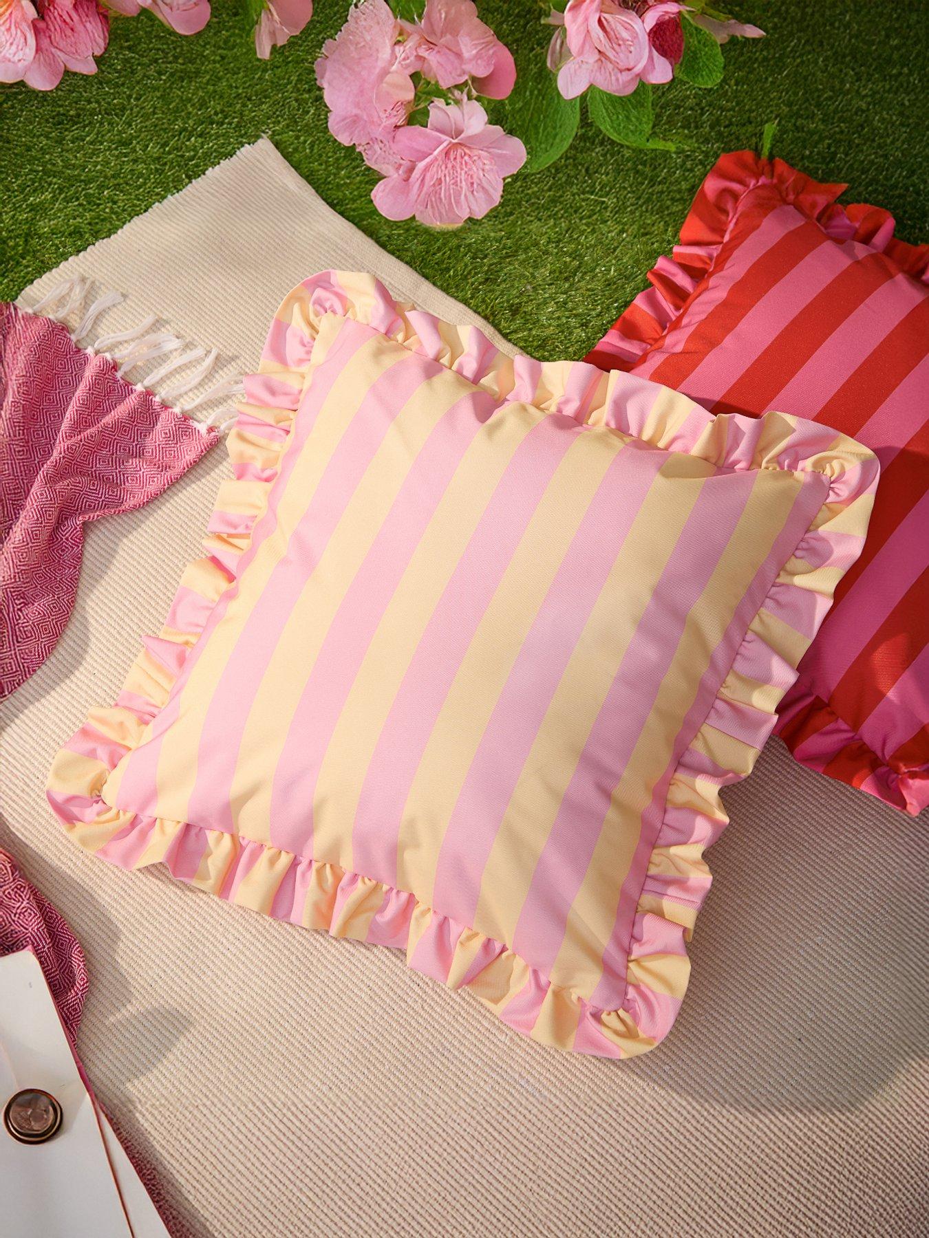Furn Palm Royale Stripe Ruffle 50X50 Outdoor Polyester Cushion