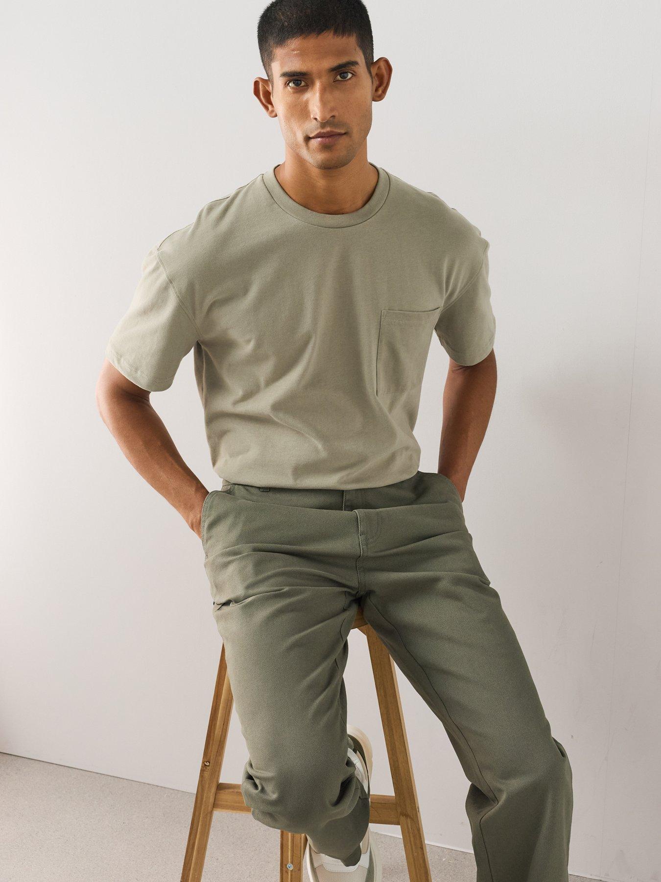 Image 4 of 7 of The Very Collection Men's Premium Relaxed Fit T-Shirt - Sage Green