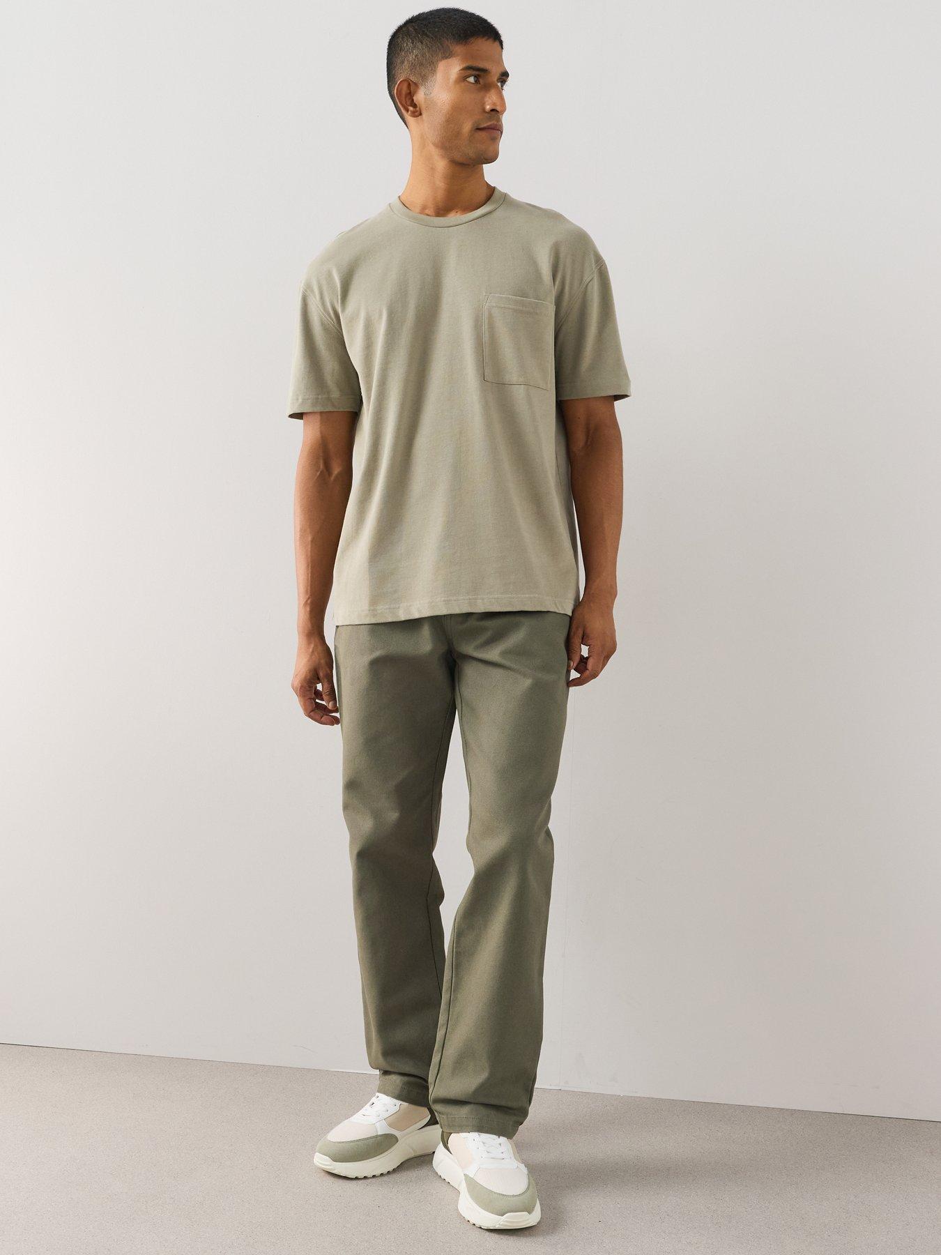 Image 6 of 7 of The Very Collection Men's Premium Relaxed Fit T-Shirt - Sage Green