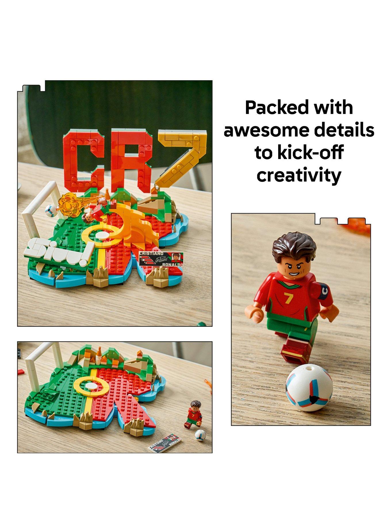 Image 3 of 8 of LEGO Editions Cristiano Ronaldo - Football Highlights 43012