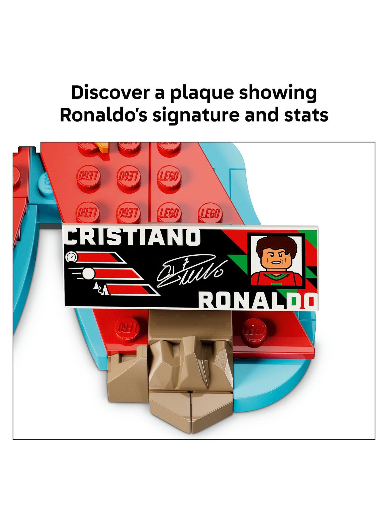Image 4 of 8 of LEGO Editions Cristiano Ronaldo - Football Highlights 43012