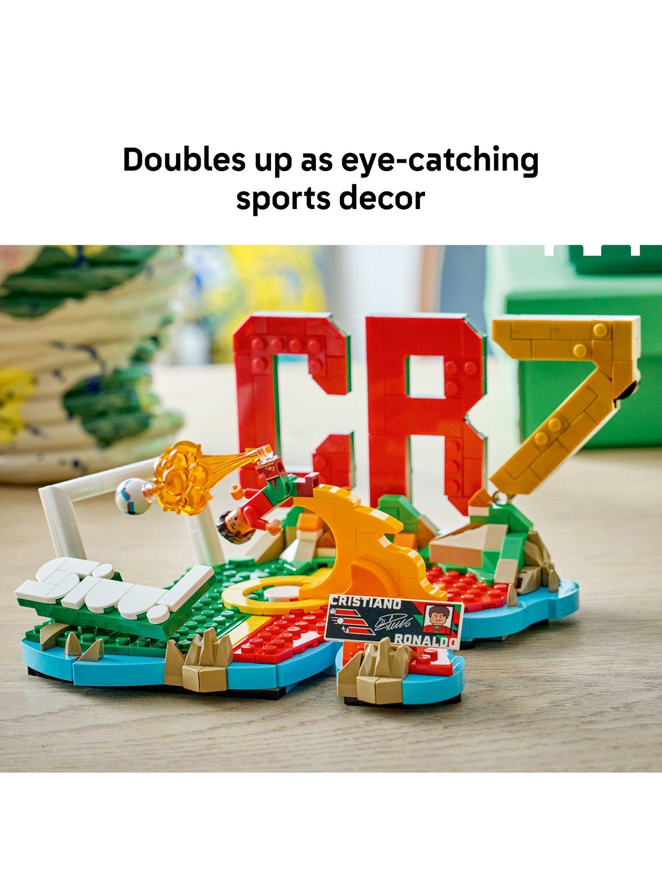 Image 6 of 8 of LEGO Editions Cristiano Ronaldo - Football Highlights 43012