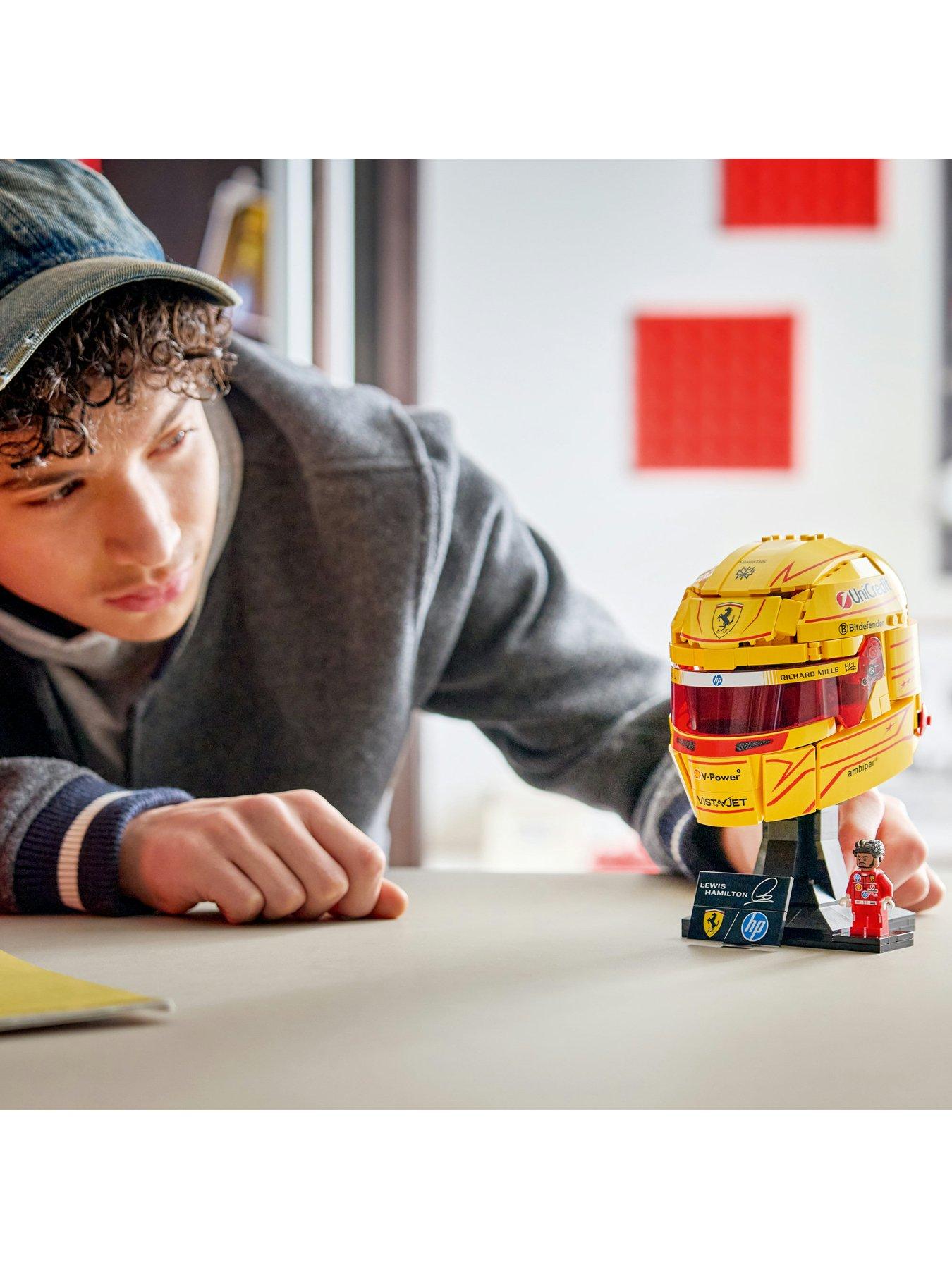 Image 5 of 8 of LEGO LEGO Editions 43022 Scuderia Ferrari HP Lewis Hamilton Helmet Set