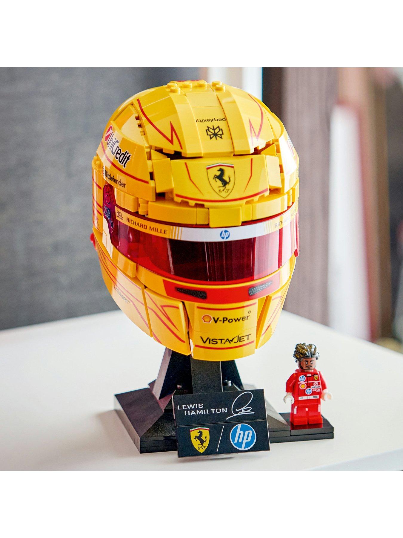 Image 6 of 8 of LEGO LEGO Editions 43022 Scuderia Ferrari HP Lewis Hamilton Helmet Set