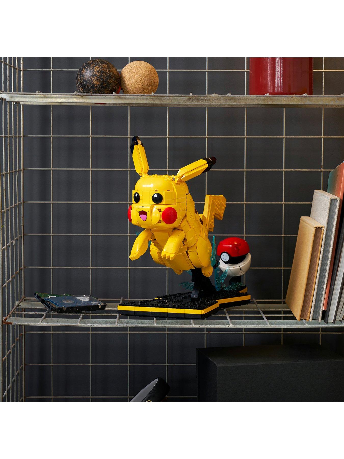 Image 3 of 8 of LEGO Pokemon Pikachu and Pok&eacute; Ball Model Kit 72152