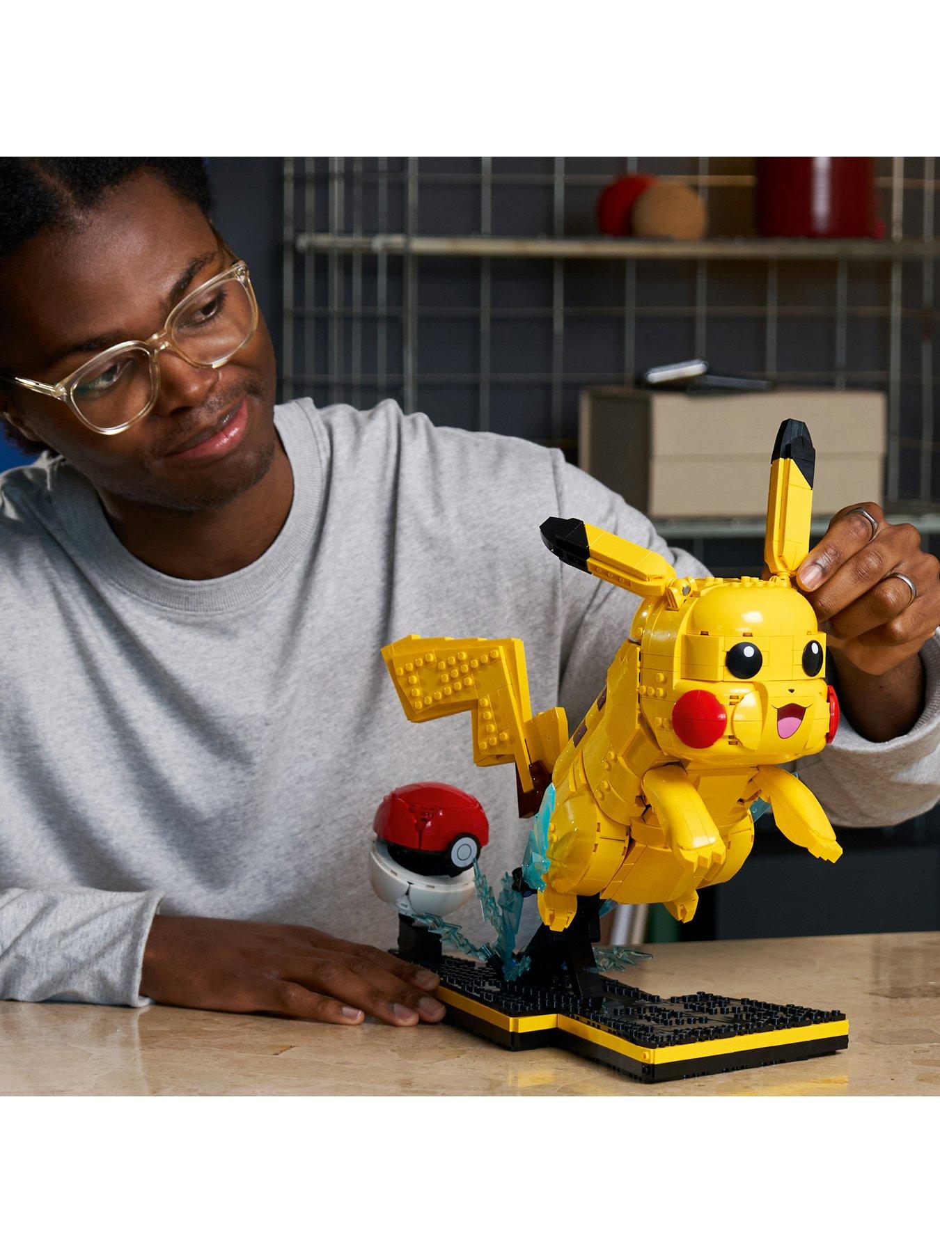 Image 6 of 8 of LEGO Pokemon Pikachu and Pok&eacute; Ball Model Kit 72152