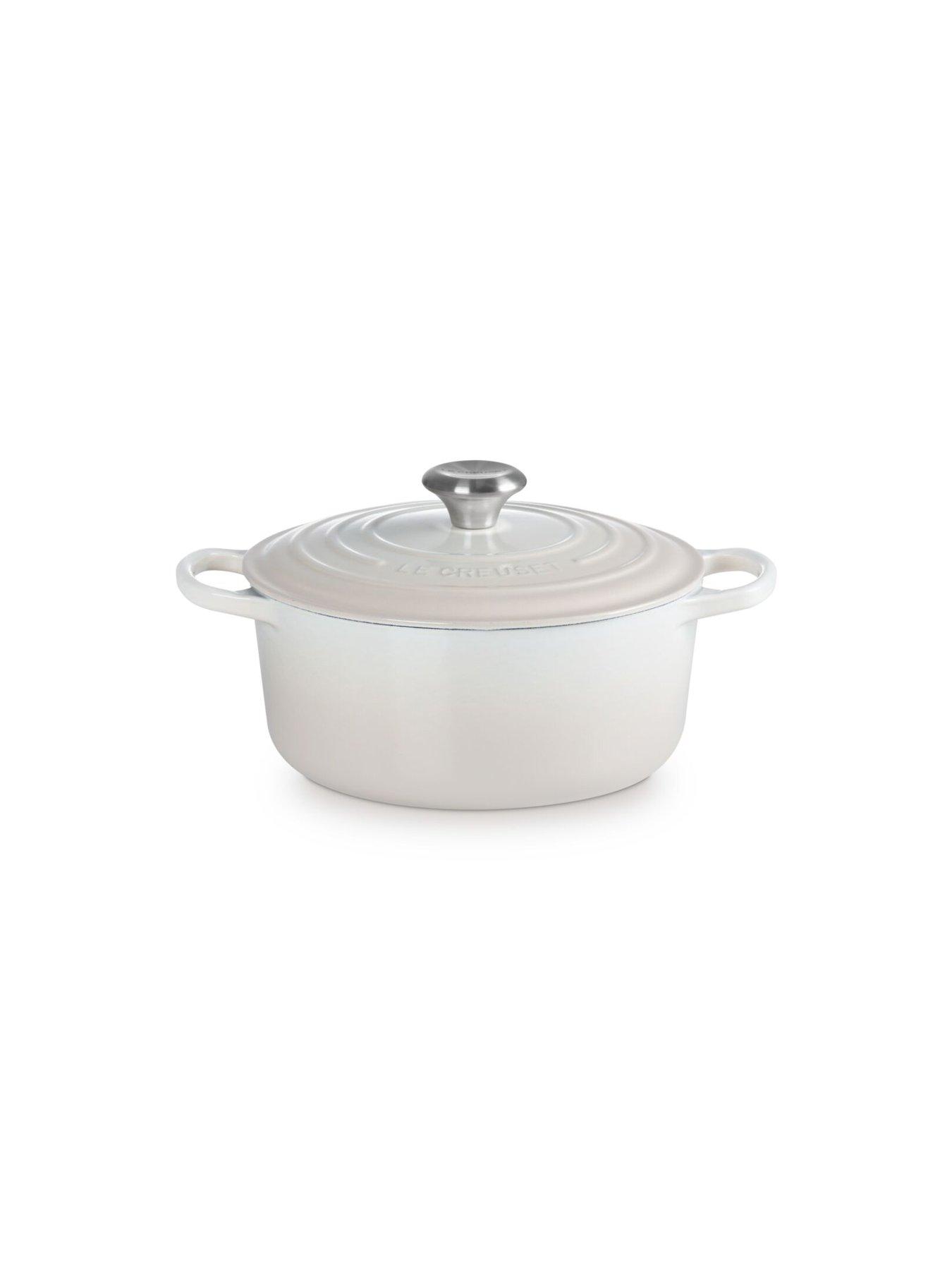 le-creuset-signature-cast-iron-round-casserole-24cm-volcanic