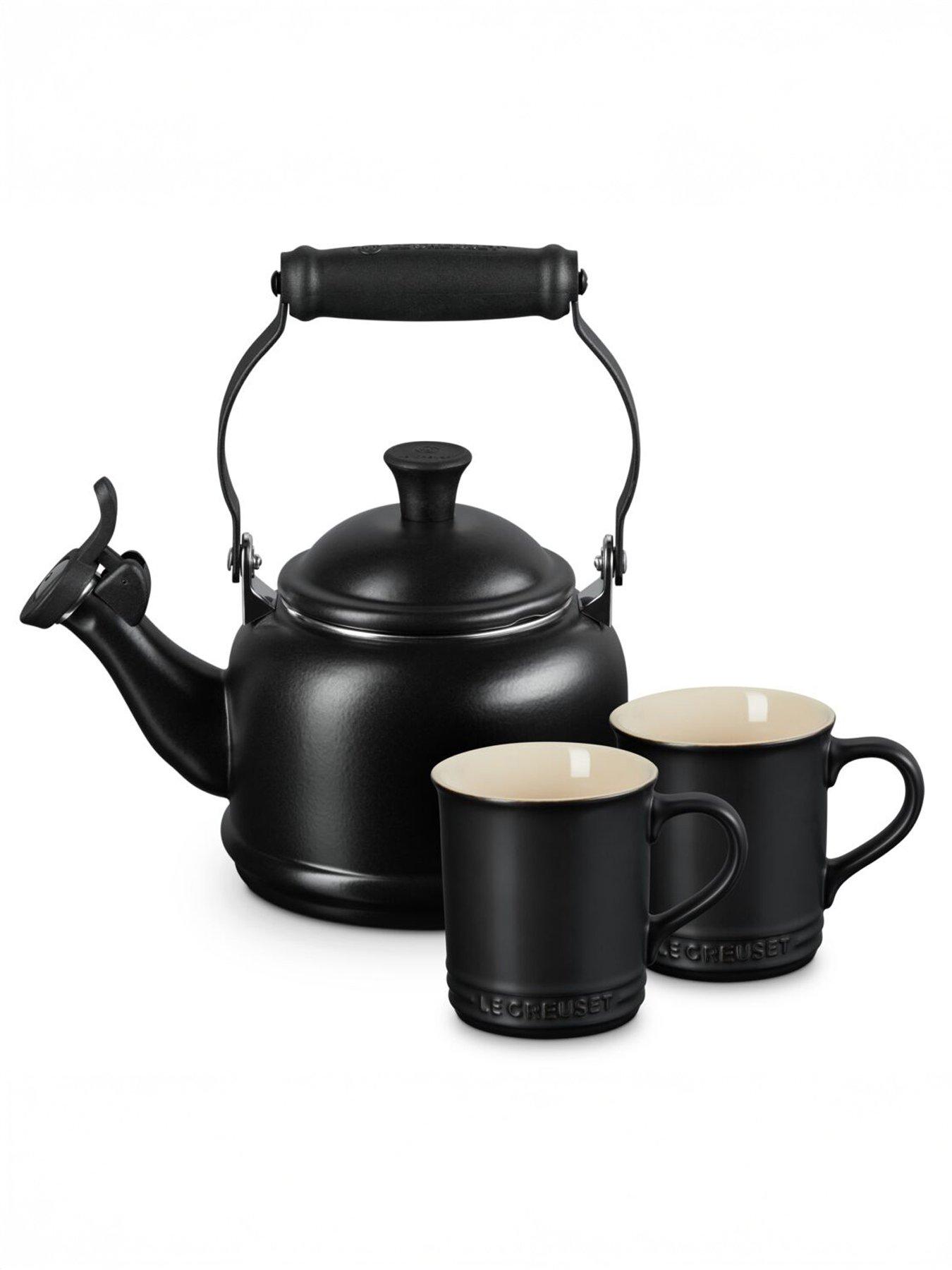 Image 2 of 4 of Le Creuset Traditional Kettle 2.1L Black
