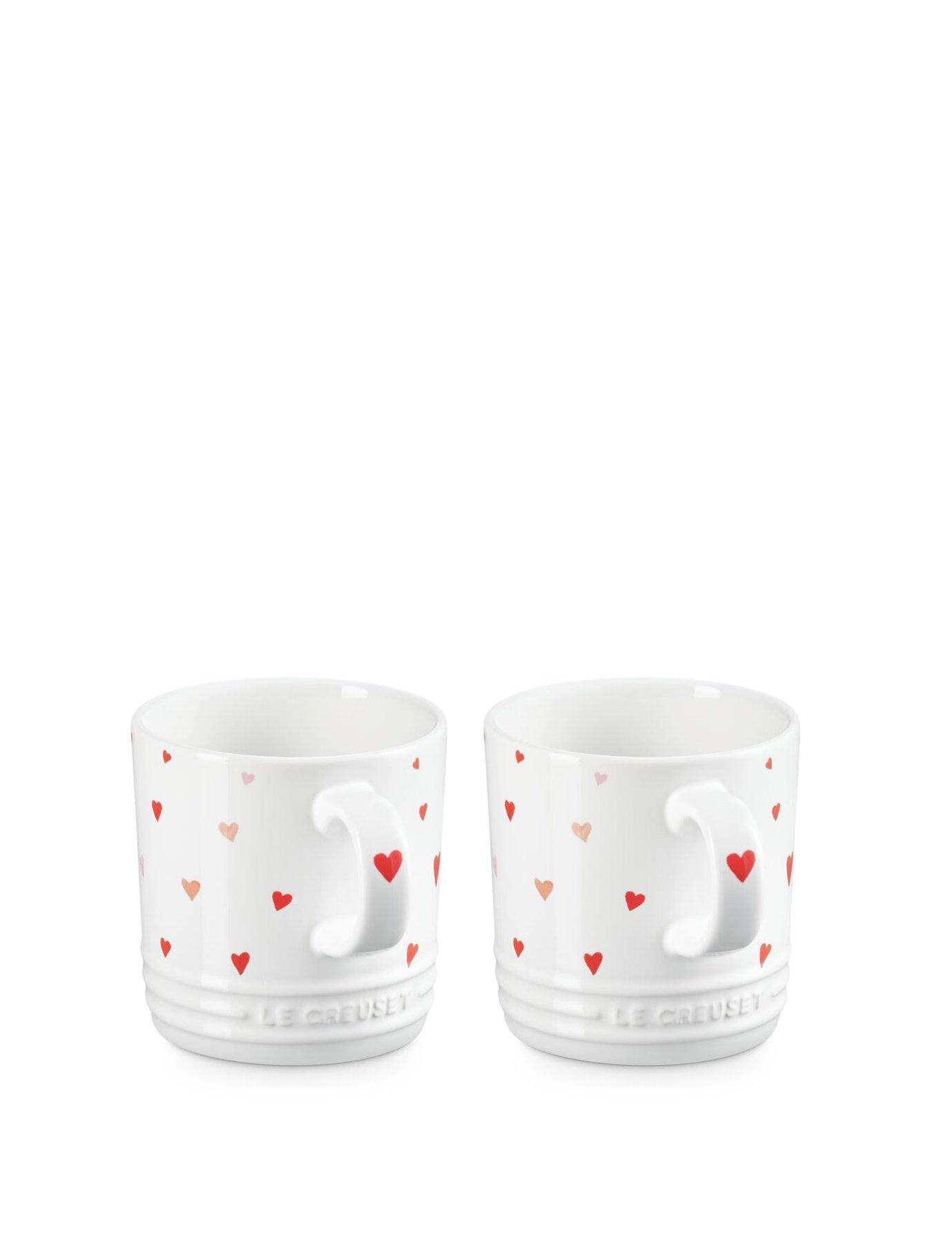 le-creuset-stoneware-set-of-2-350ml-heart-decal-mugs