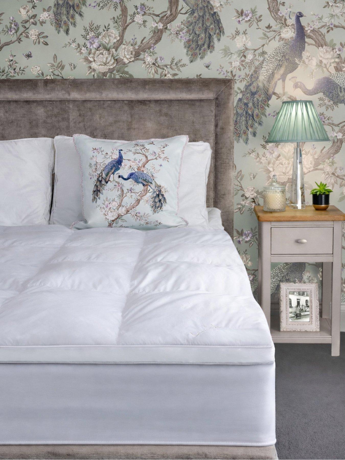 Laura Ashley Luxury Cotton Enhancer