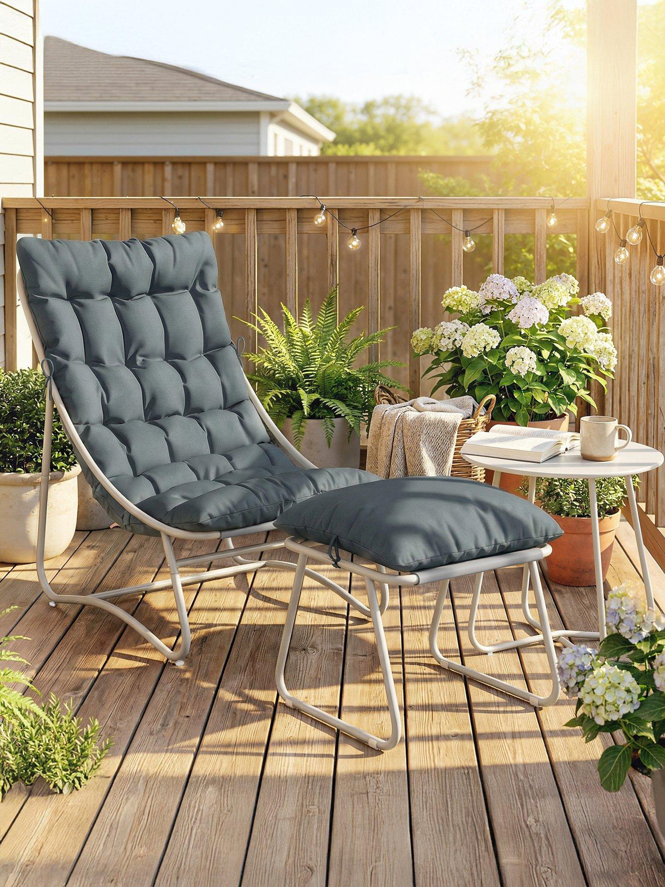 OutSunny Outdoor Chair With Footstool Cushions and Table