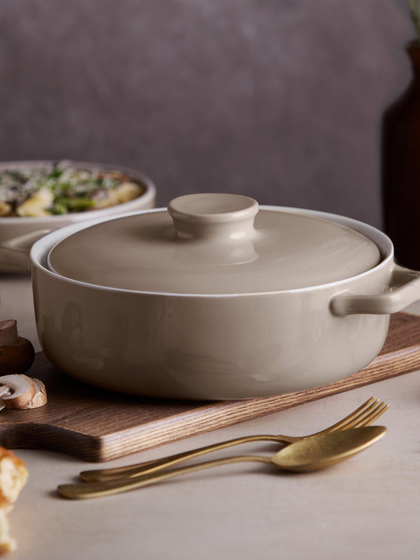 barbary-oak-nattura-235cm-shallow-casserole-easy-grip-handles-cashmere