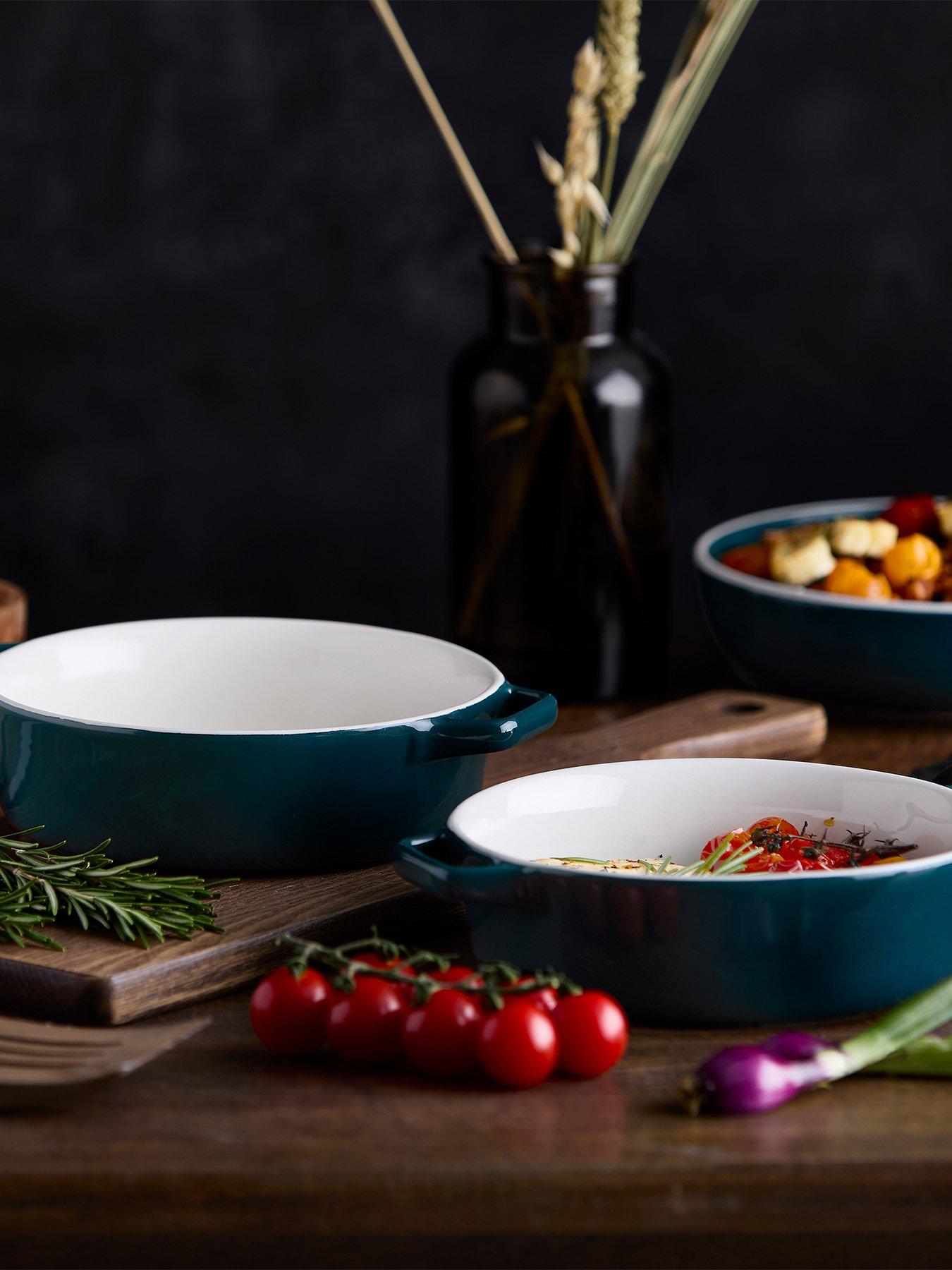 barbary-oak-nattura-set-of-two-215cm-round-baking-dishes-agave