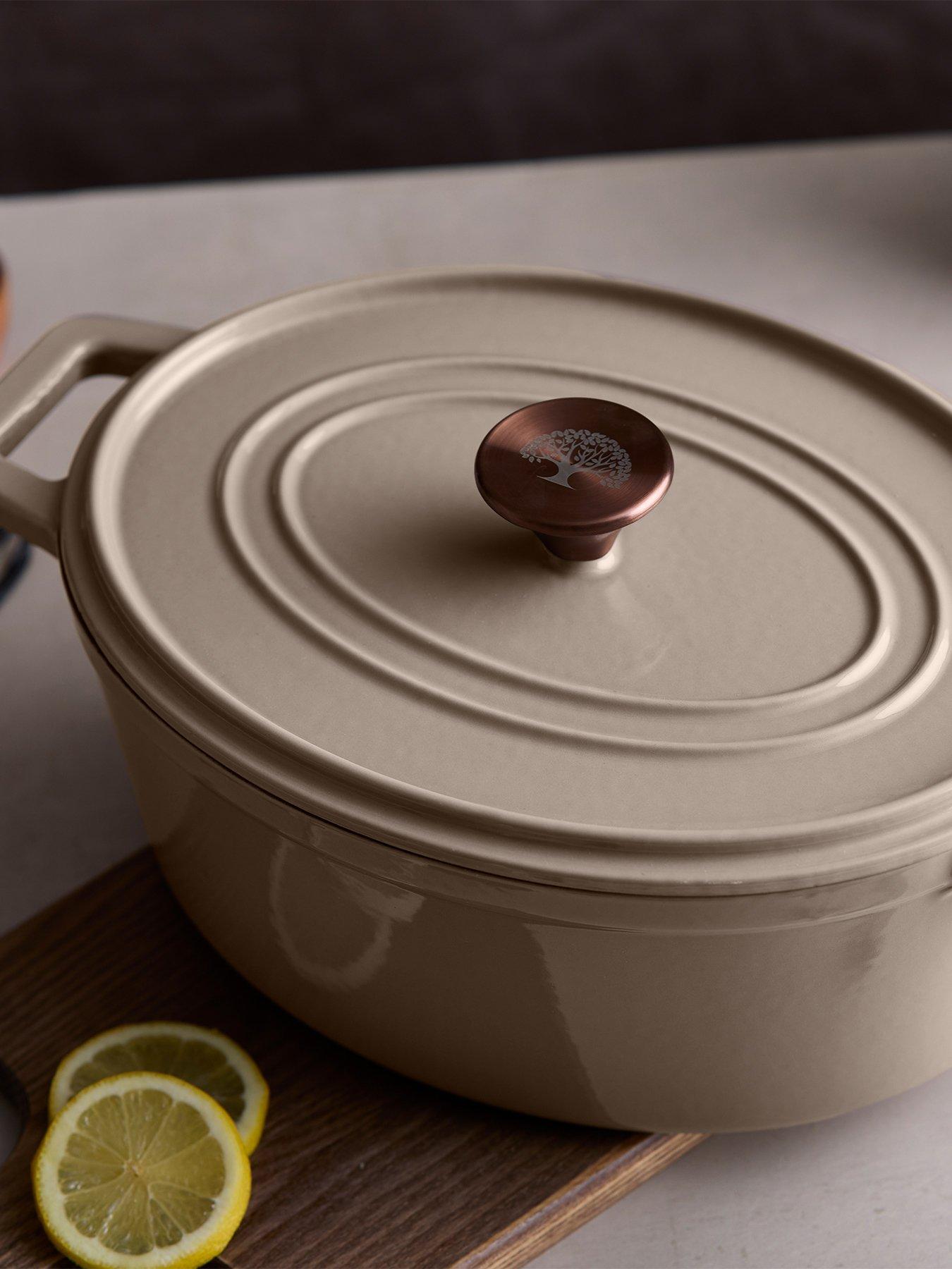 Barbary & Oak Nattura 29cm Oval Cast Iron Casserole Pot With Lid, Cashmere