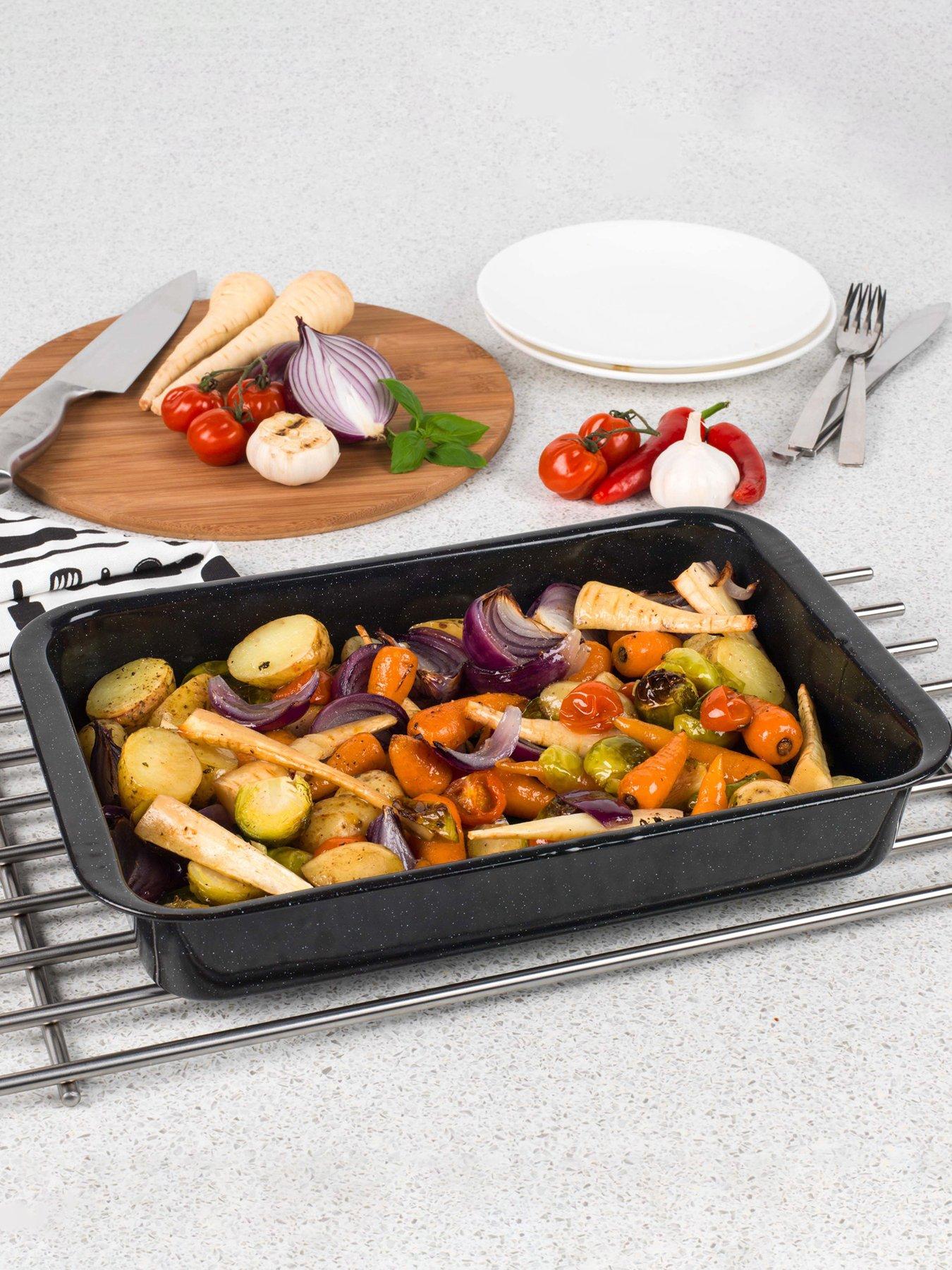  image of russell-hobbs-ve-36cm-roaster
