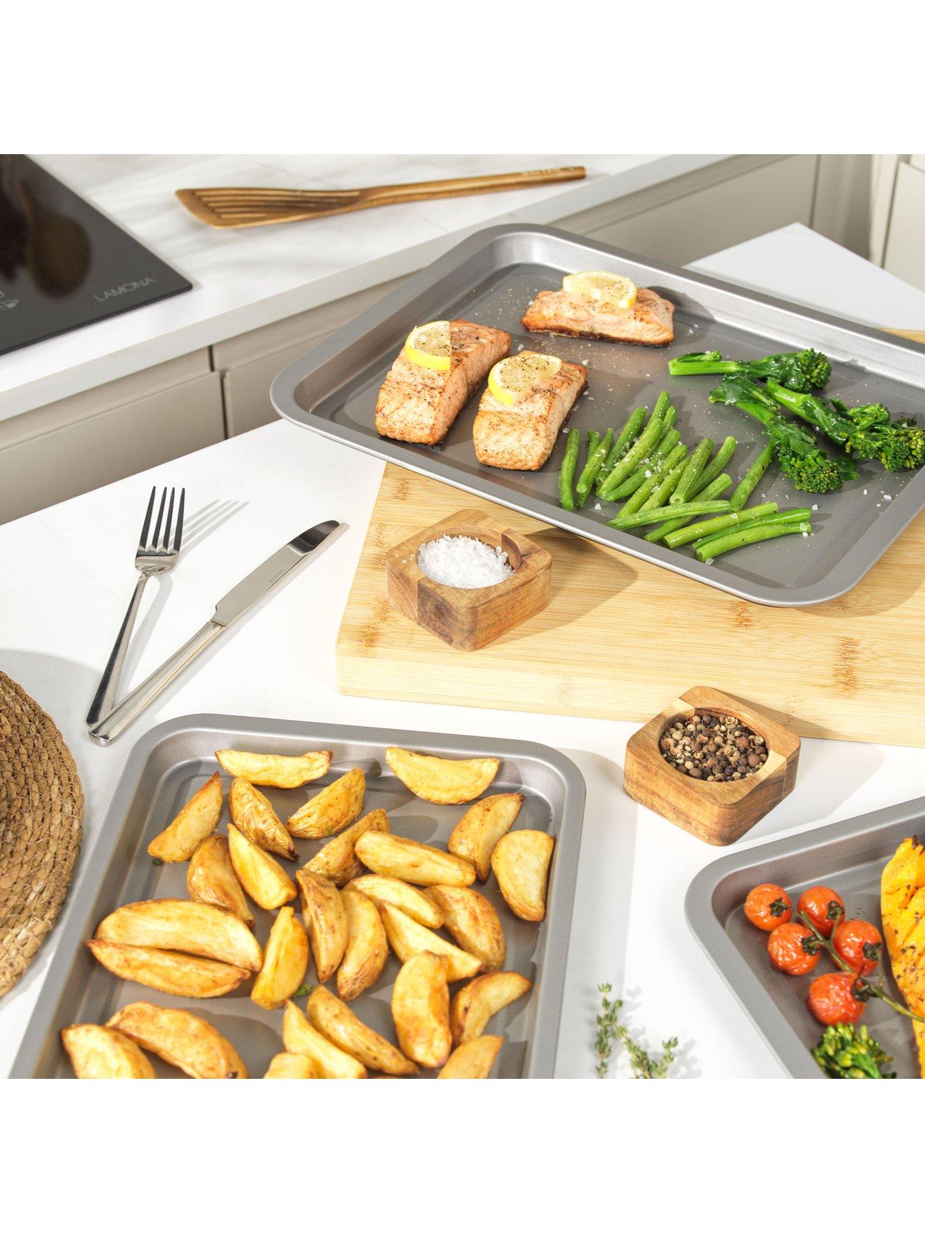Image 3 of 7 of Salter Essentials 3pc Baking Tray Set