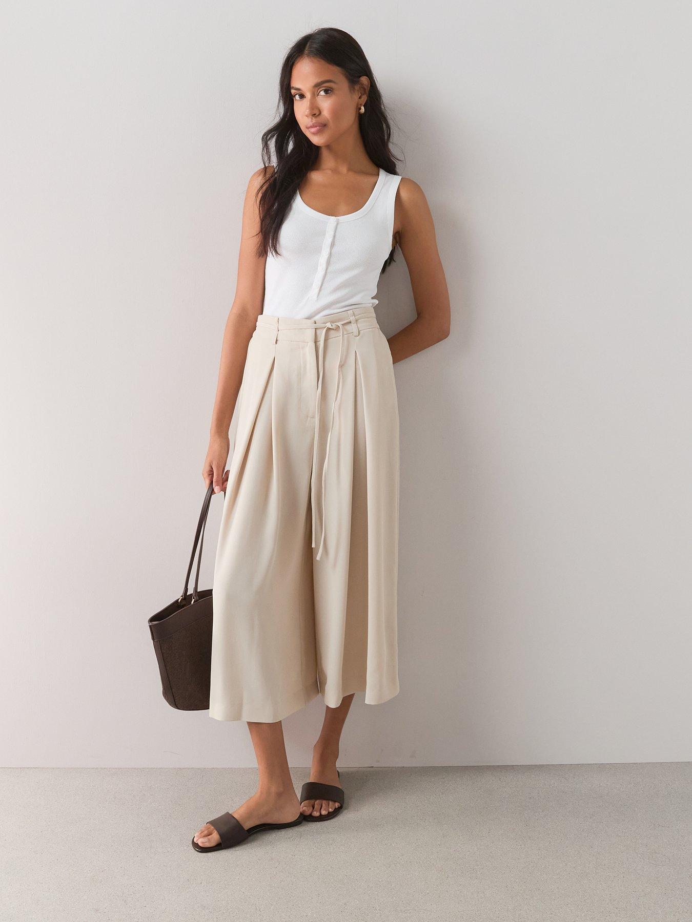 Image 3 of 7 of The Very Collection Scoop Henley Vest - White