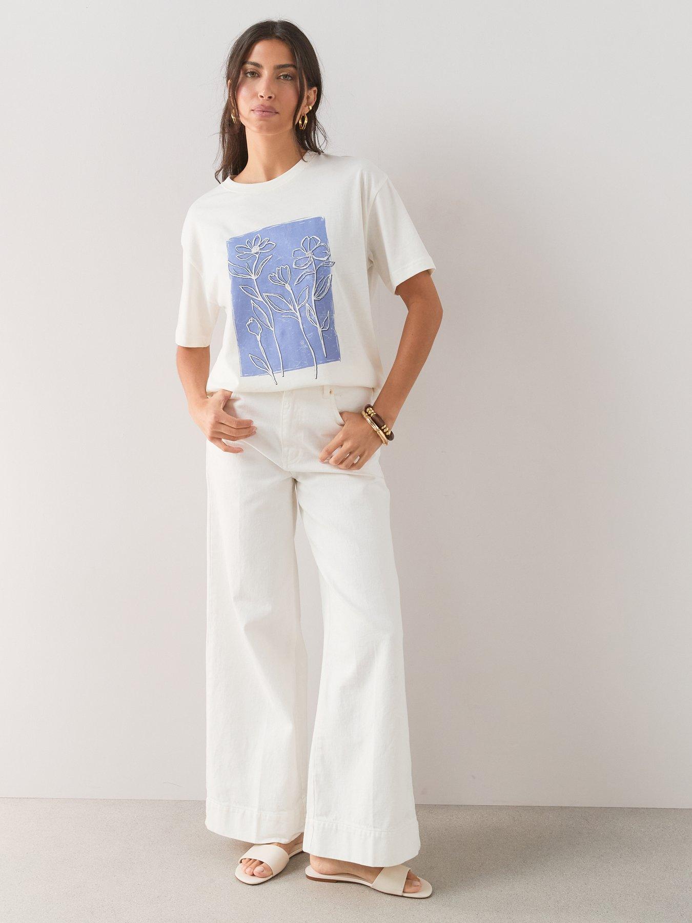 Image 3 of 7 of The Very Collection Oversized Floral Graphic T-Shirt - White/Blue