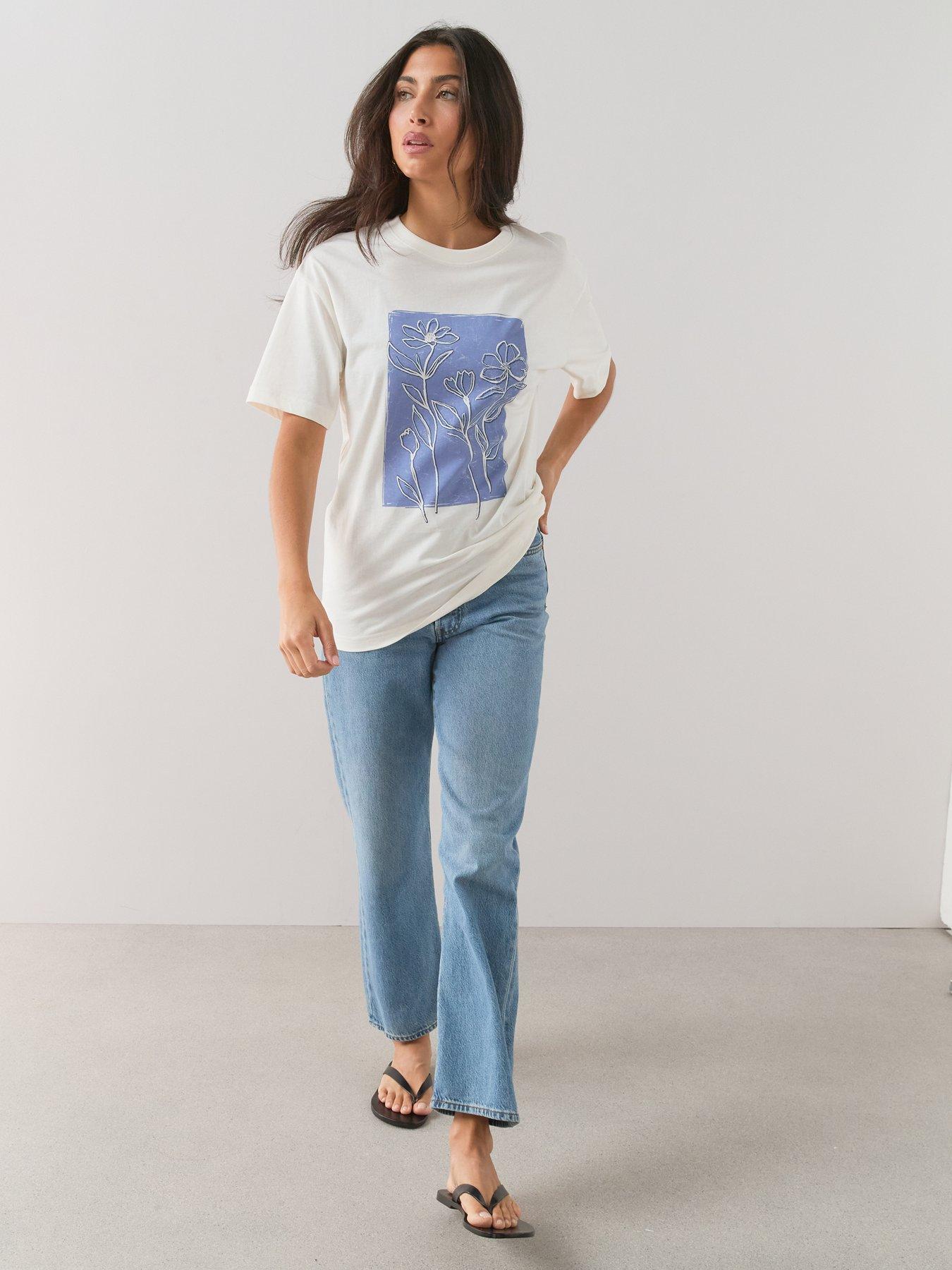 Image 6 of 7 of The Very Collection Oversized Floral Graphic T-Shirt - White/Blue