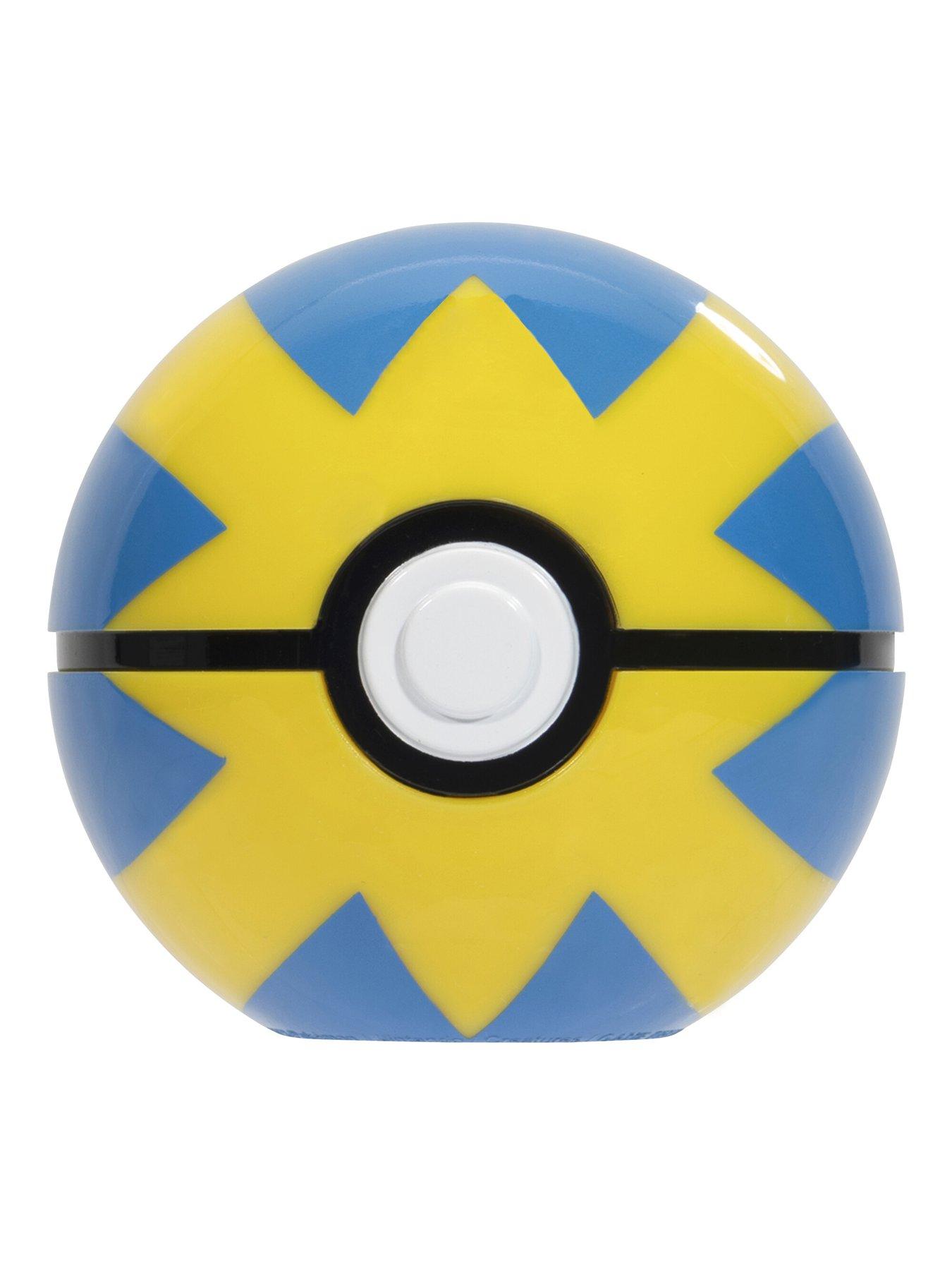 Image 6 of 8 of Pokemon Pikachu Clip 'N' Go Belt Set - Includes Themed Belt and 2-Inch Pikachu Battle Figure with Heal Ball and Quick Ball Accessories