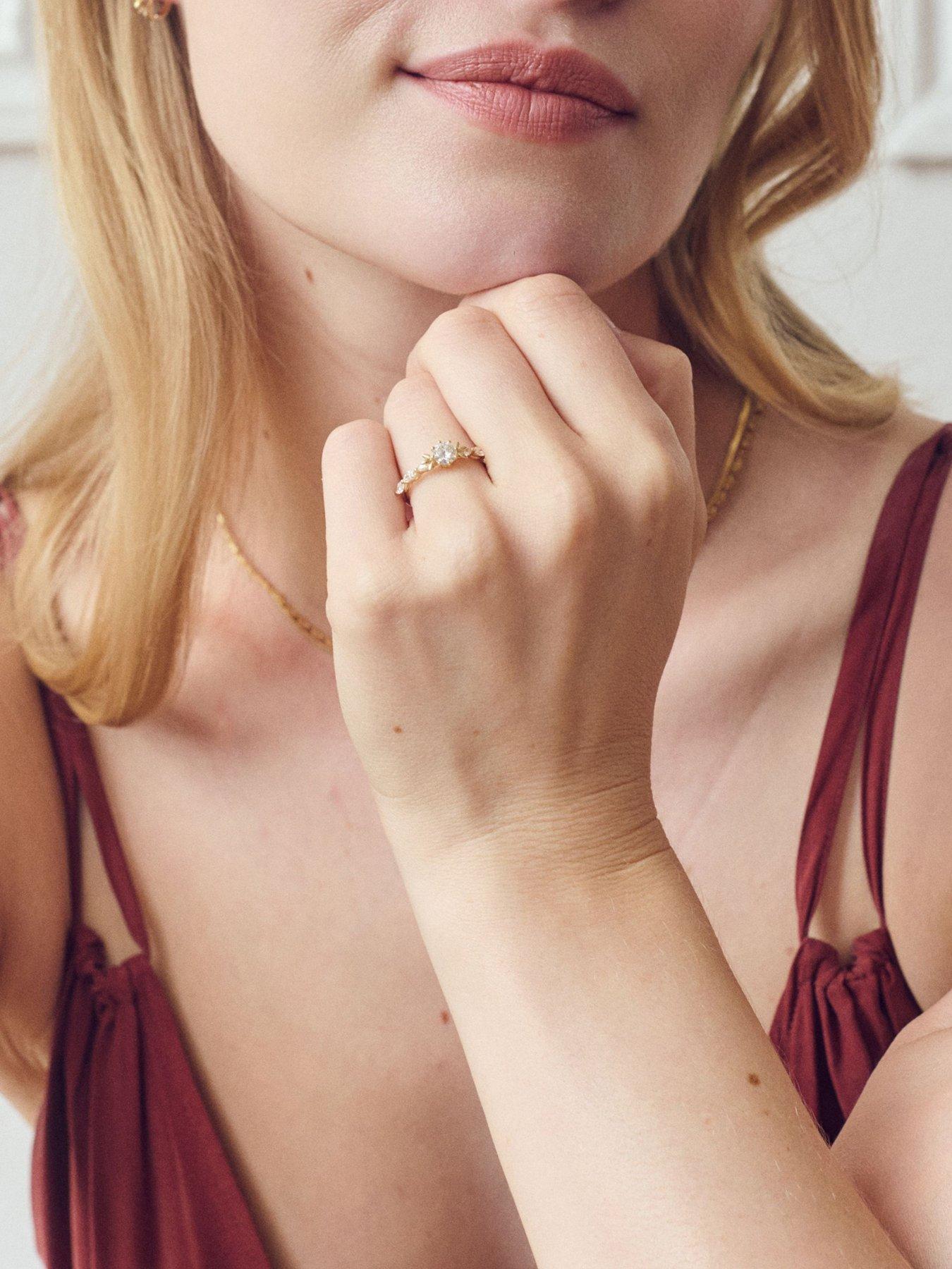 Created Brilliance Willow 9ct Yellow Gold 0.90ct tw Lab Grown Diamond Petal Engagement Ring