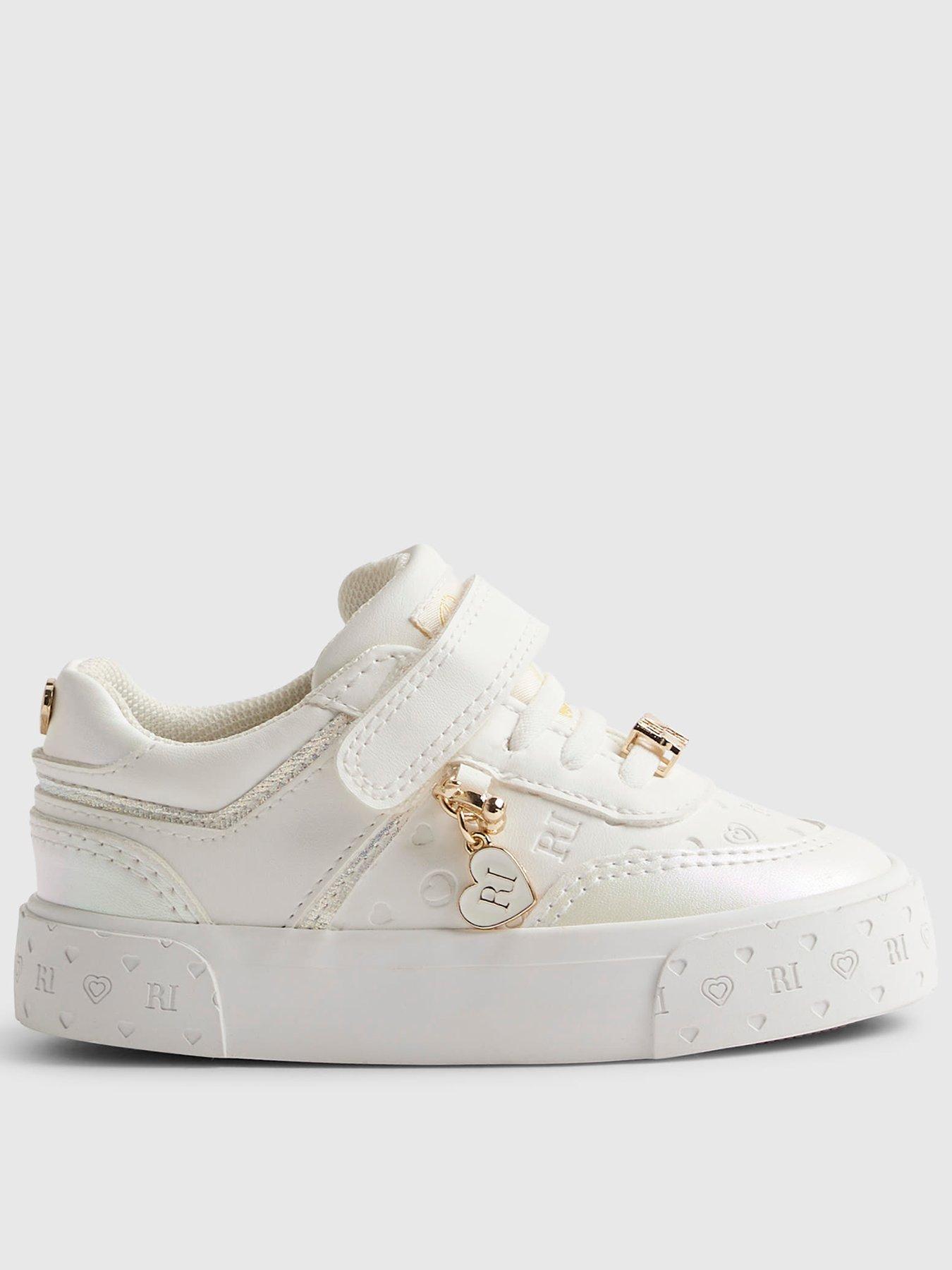 river-island-mini-girls-charm-monogram-trainers-white