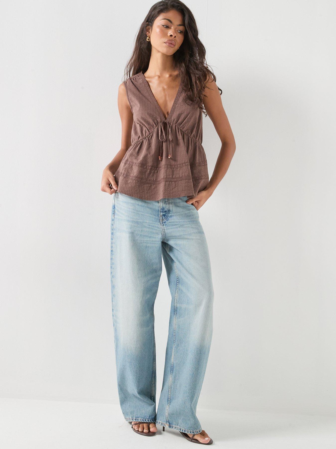 Image 5 of 5 of Only Onlnelsa S/L V String Top Wvn - Brown