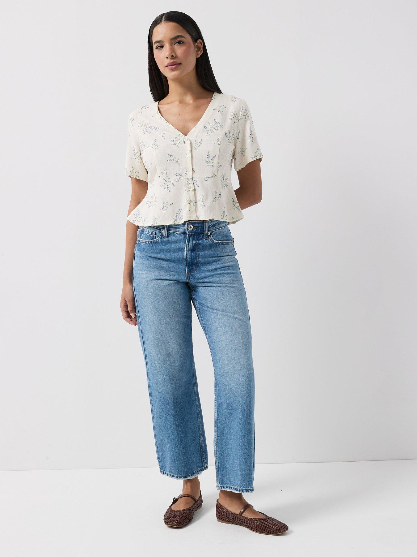 Image 2 of 5 of Only Lyrida Short Sleeve V-neck Top - White